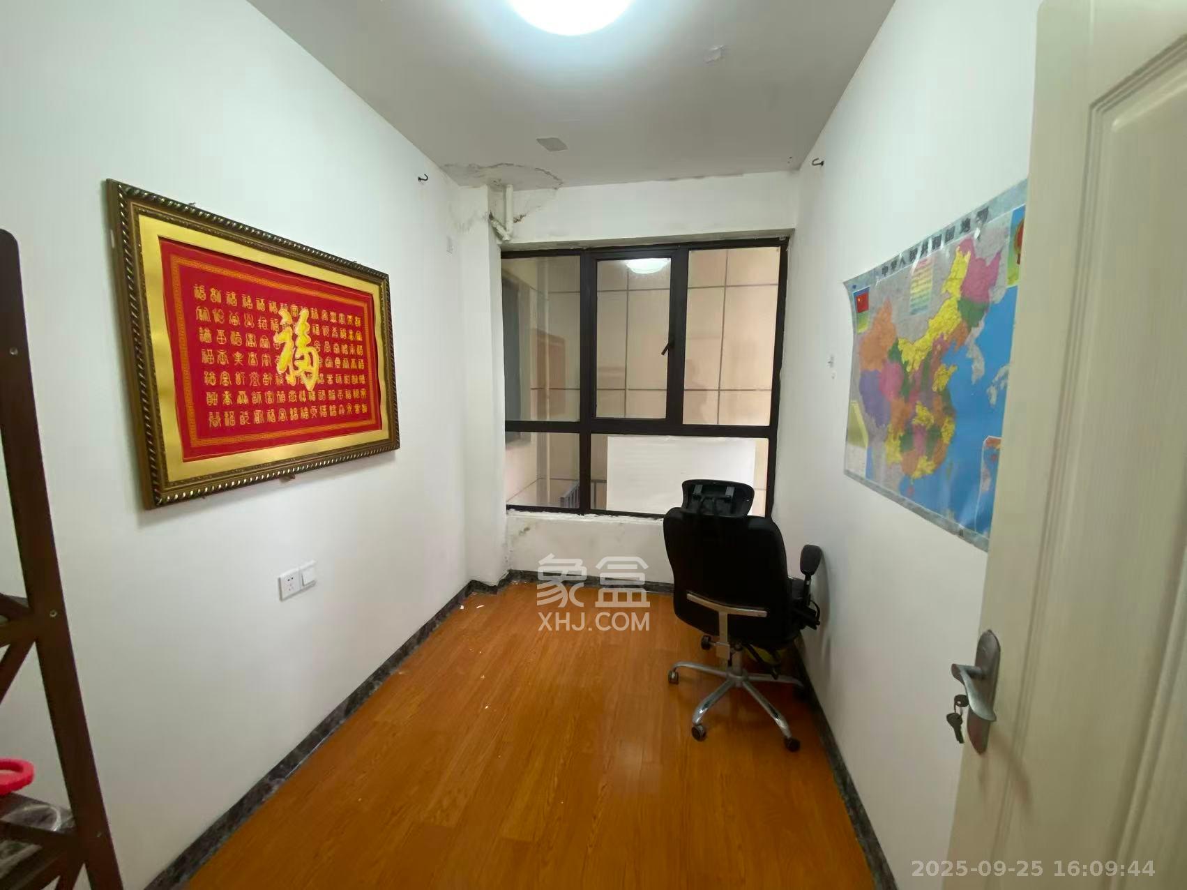 山语城三期 3室2厅1卫 1600.0元/月 山语城三期 3室2厅1卫 1600.0元/月室内图