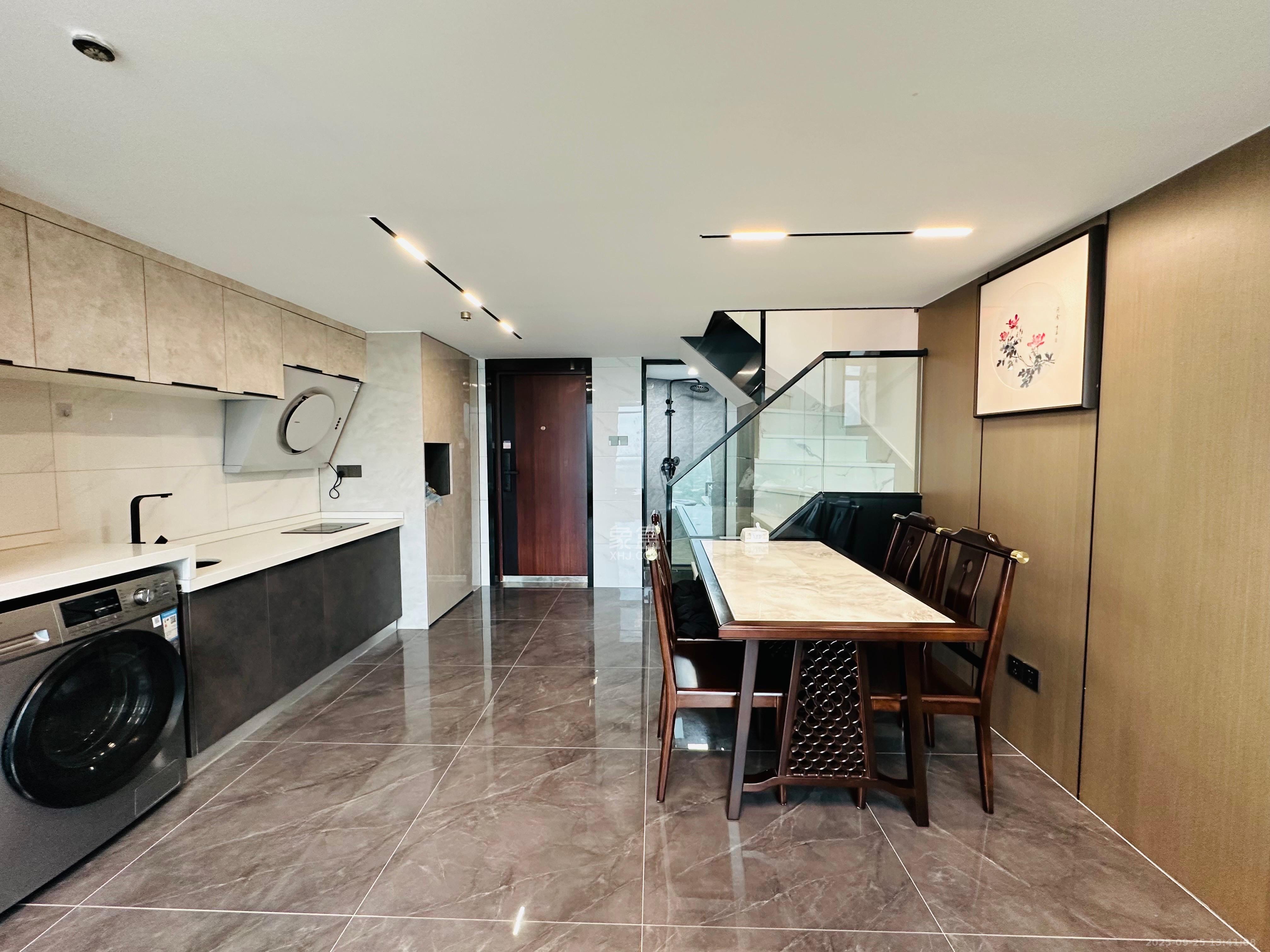 梅溪半岛  1室1厅2卫    3500.0元/月室内图