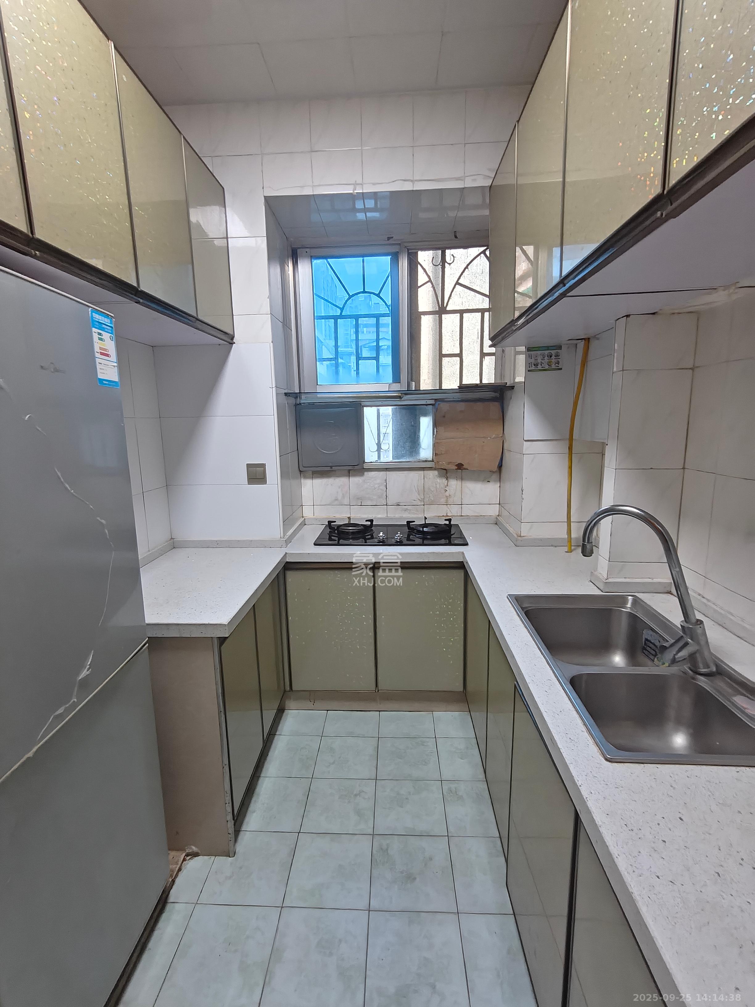 物资厅宿舍(五一大道) 3室1厅1卫 2500.0元/月 物资厅宿舍(五一大道) 3室1厅1卫 2500.0元/月室内图