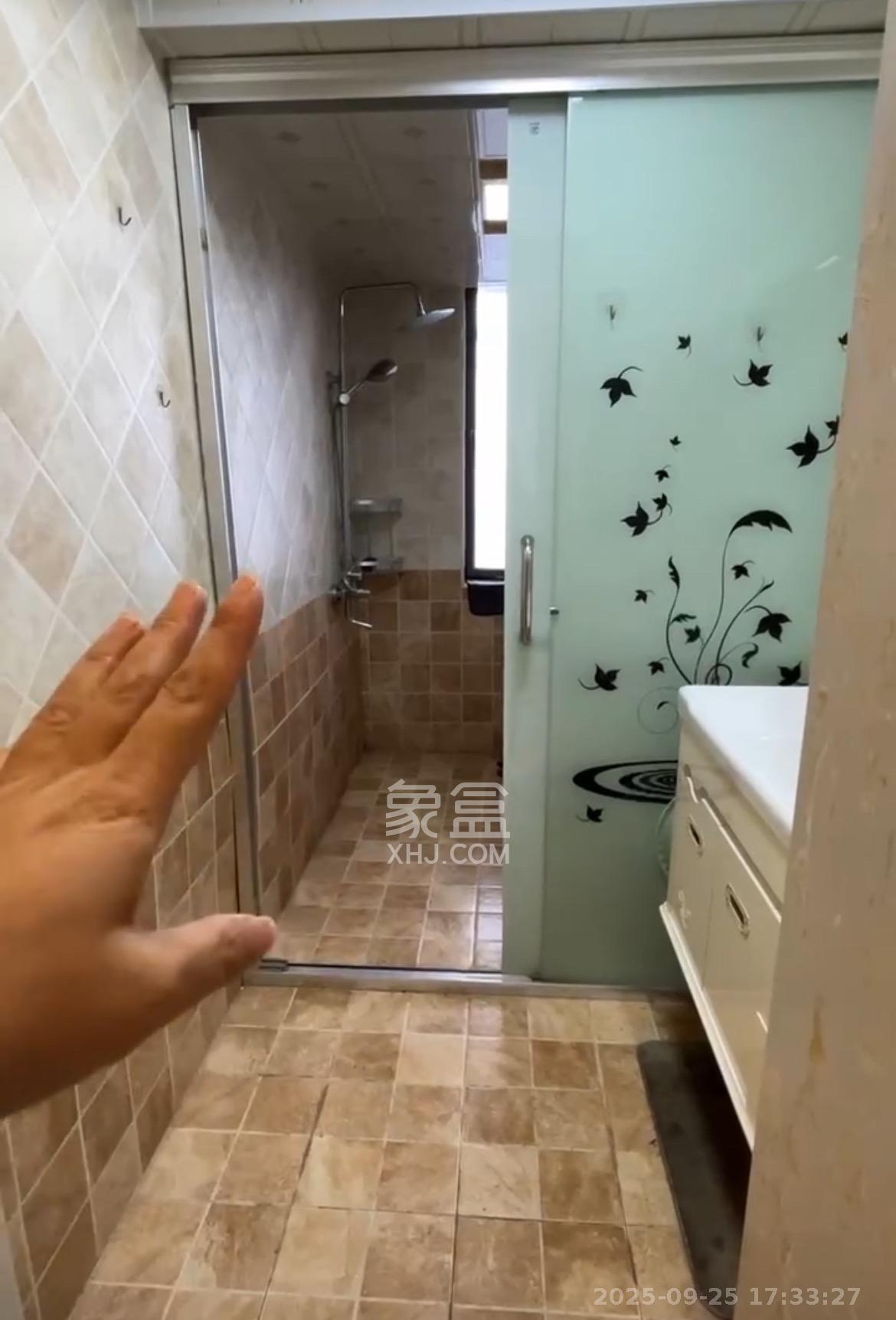 中欣楚天雅郡 3室2厅2卫 2300.0元/月 中欣楚天雅郡 3室2厅2卫 2300.0元/月室内图