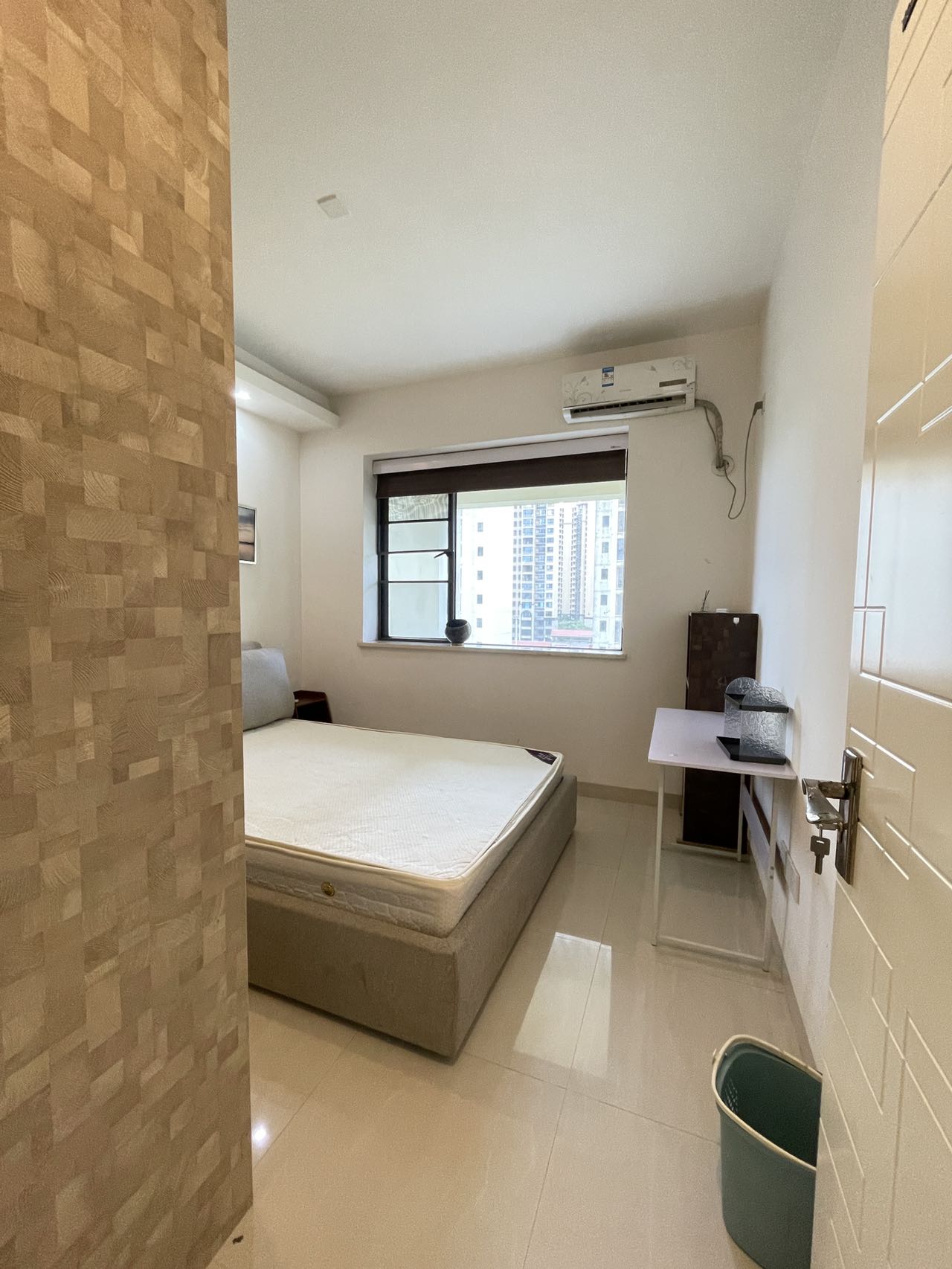 翡翠水城(住宅) 2室2厅1卫 122.0万 翡翠水城(住宅) 2室2厅1卫 122.0万客厅