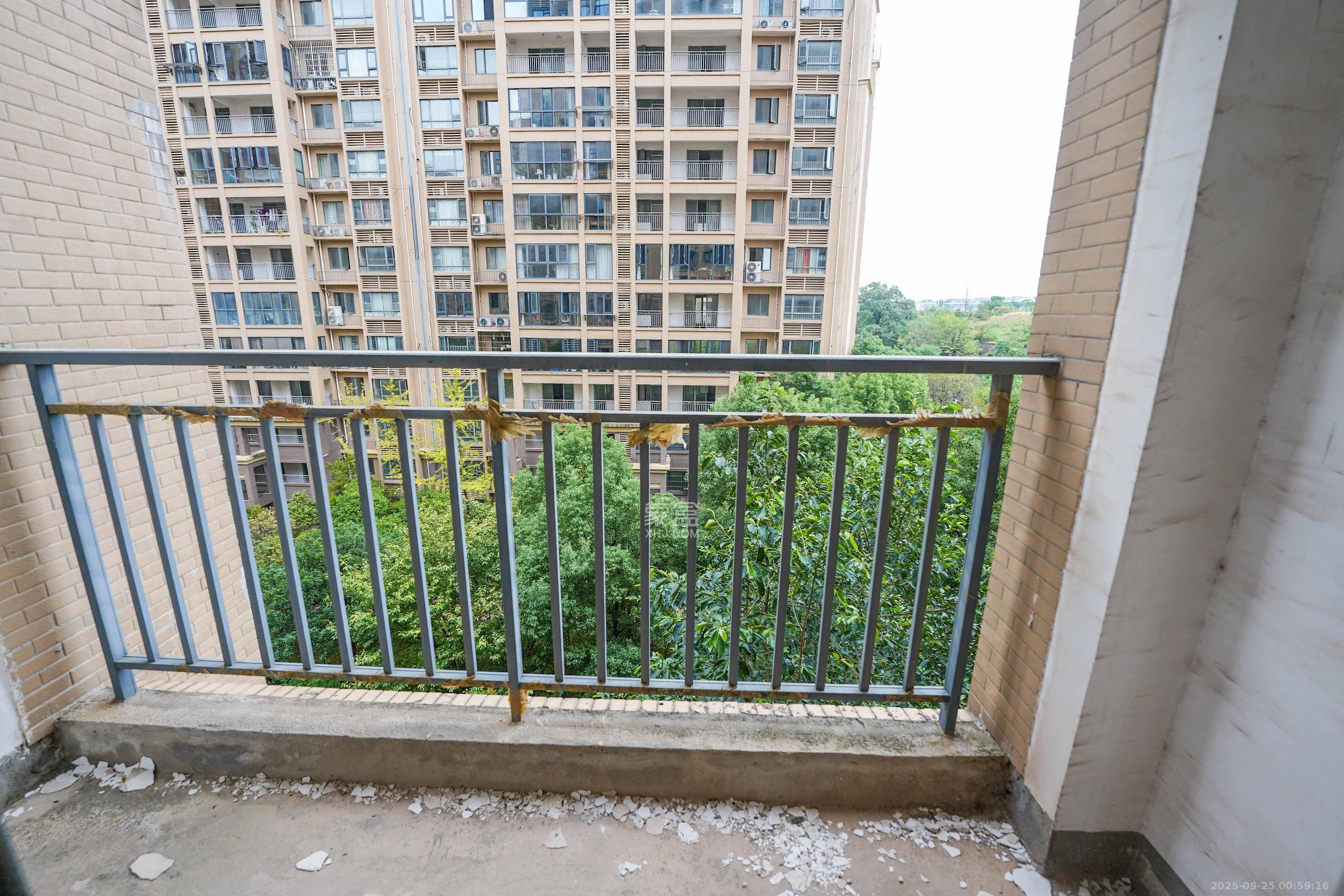 和美星城 4室1厅2卫 100.0万 和美星城 4室1厅2卫 100.0万阳台