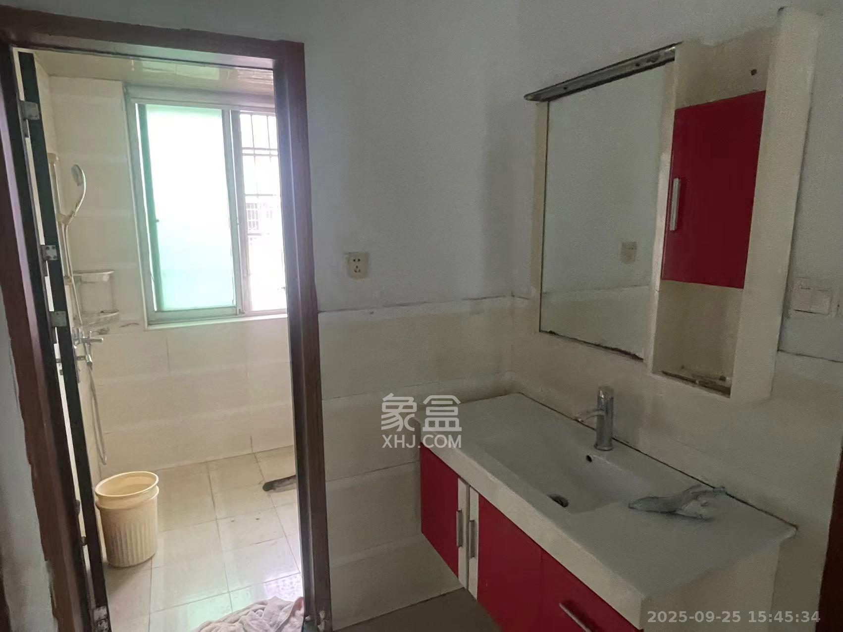 中南汽车世界 3室2厅1卫 1100.0元/月 中南汽车世界 3室2厅1卫 1100.0元/月室内图