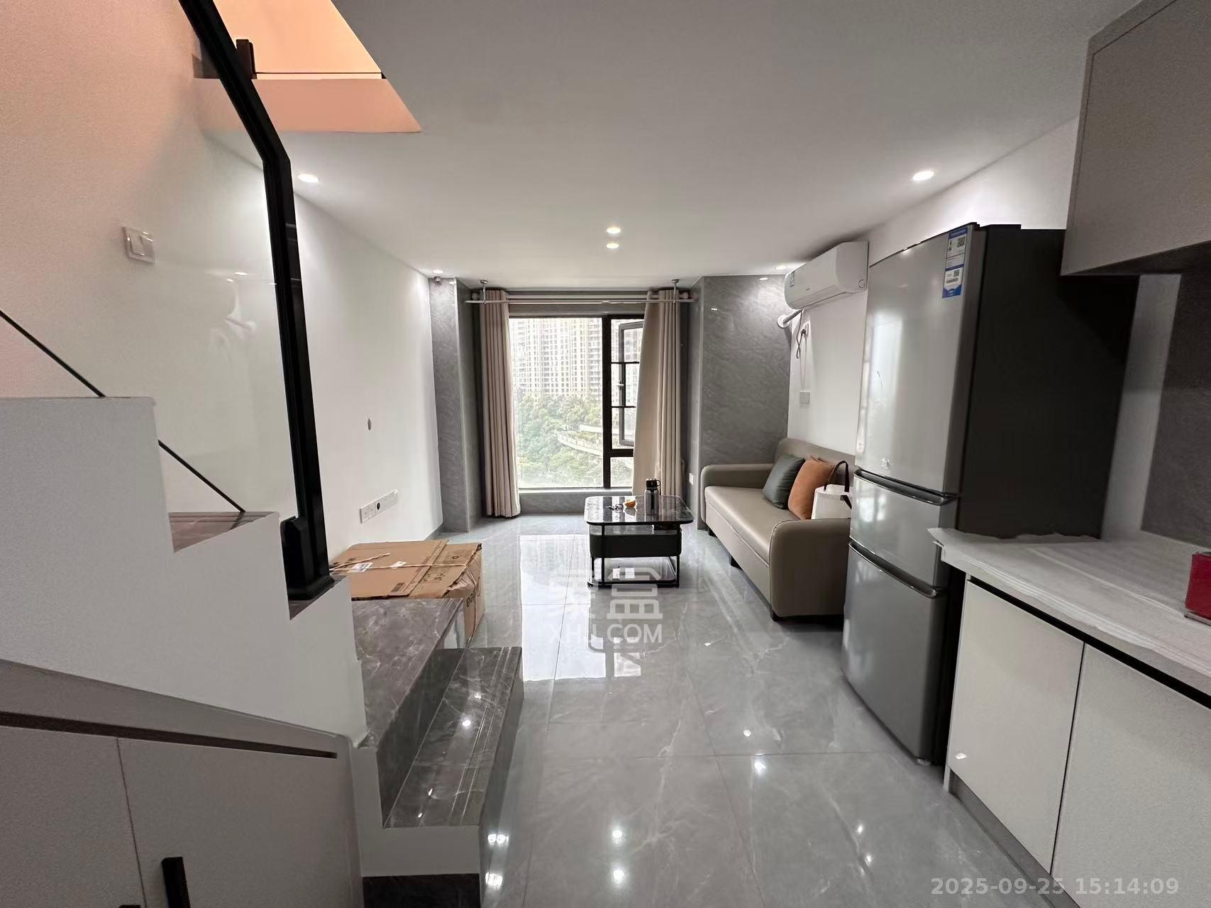 卓越江岸 2室1厅1卫 2400.0元/月 卓越江岸 2室1厅1卫 2400.0元/月室内图