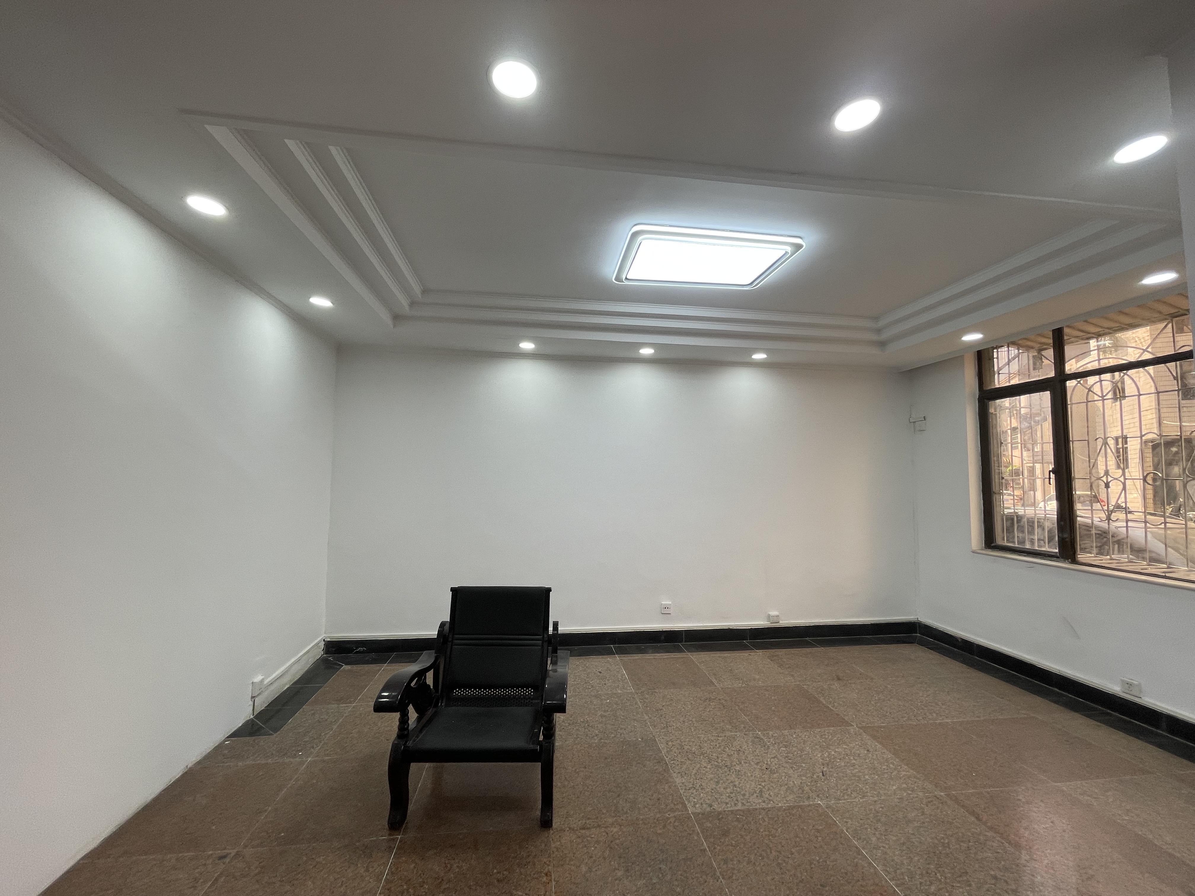 华汇别墅小区 5室2厅3卫 9000.0元/月 华汇别墅小区 5室2厅3卫 9000.0元/月室内图