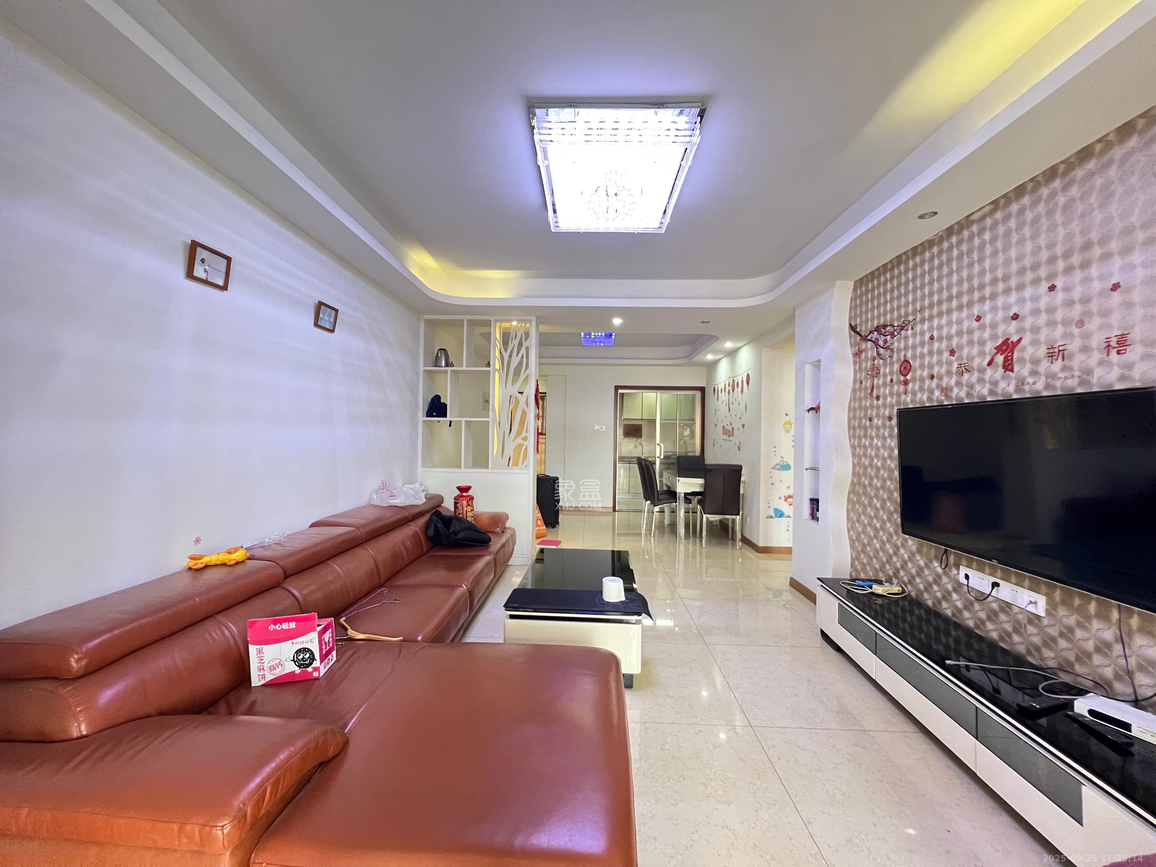 保利麓谷林语C区 3室2厅1卫 2400.0元/月 保利麓谷林语C区 3室2厅1卫 2400.0元/月室内图