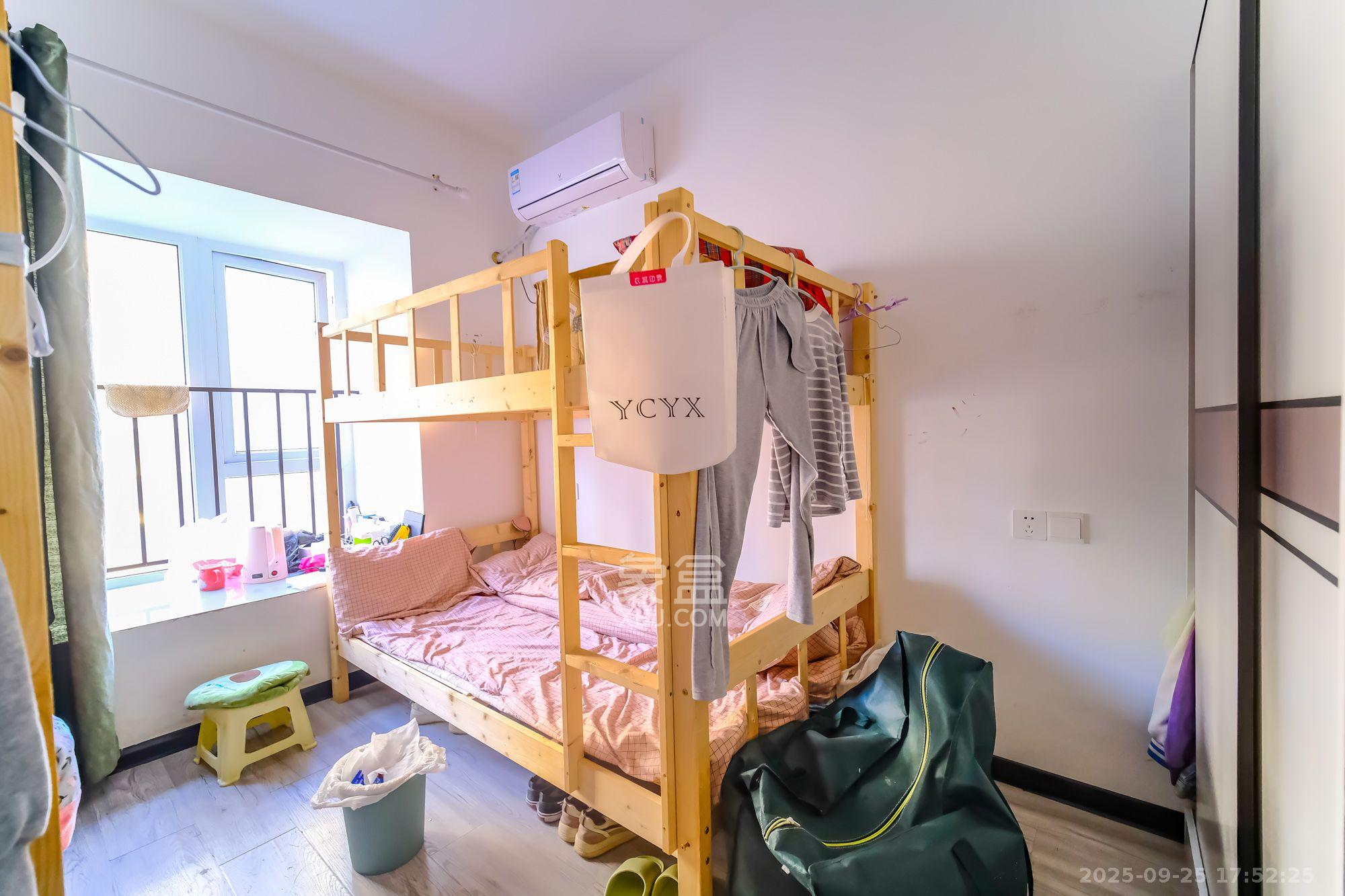 保利香槟国际 4室2厅2卫 2200.0元/月 保利香槟国际 4室2厅2卫 2200.0元/月室内图