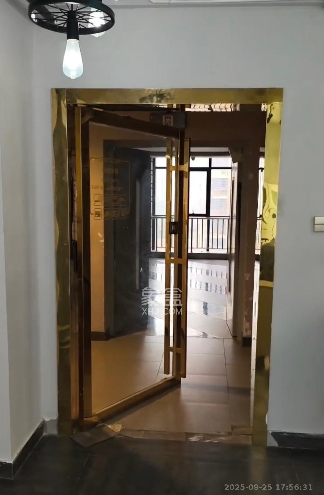 新世界广场  1室1厅1卫    1800.0元/月室内图