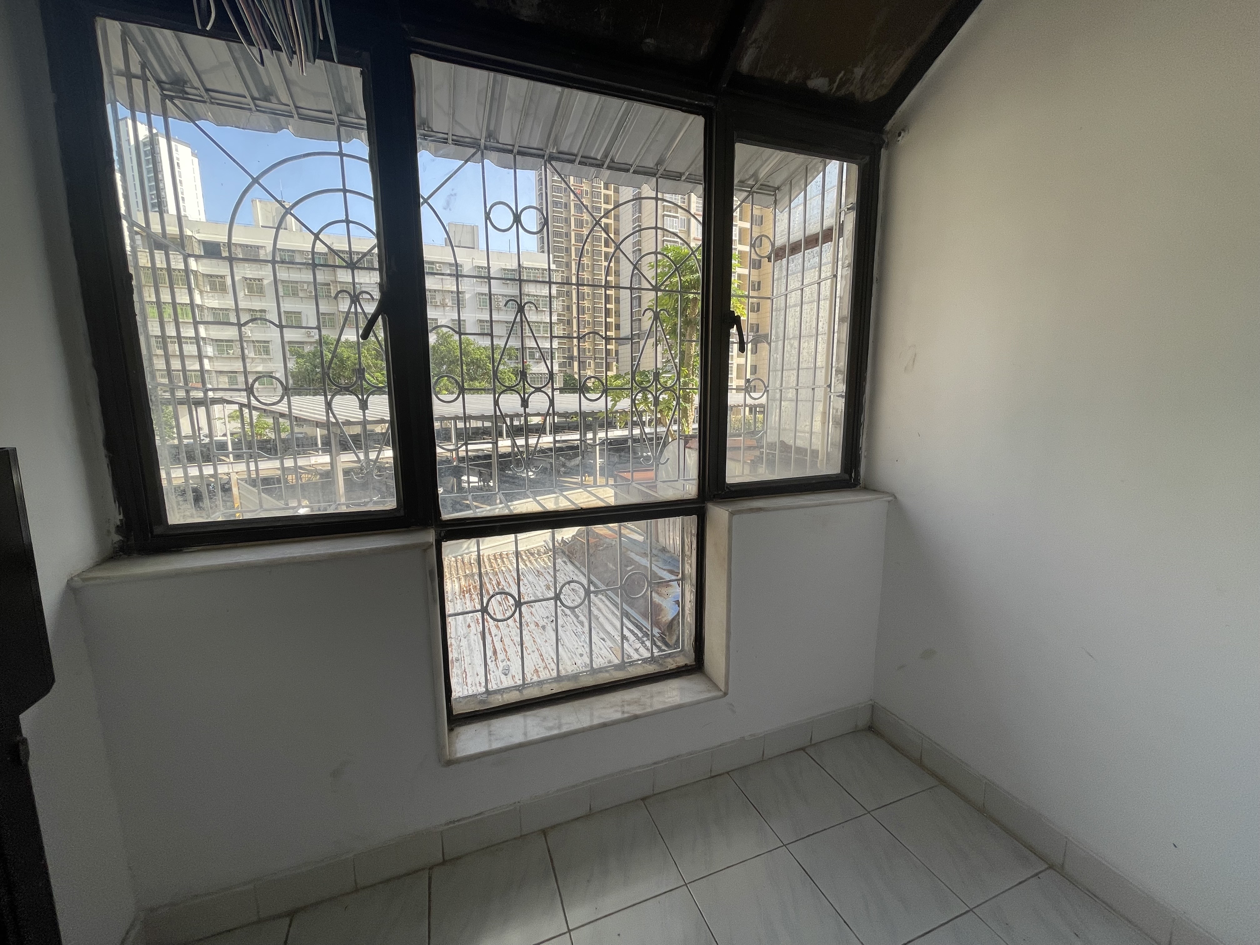 华汇别墅小区 5室2厅3卫 9000.0元/月 华汇别墅小区 5室2厅3卫 9000.0元/月小区图