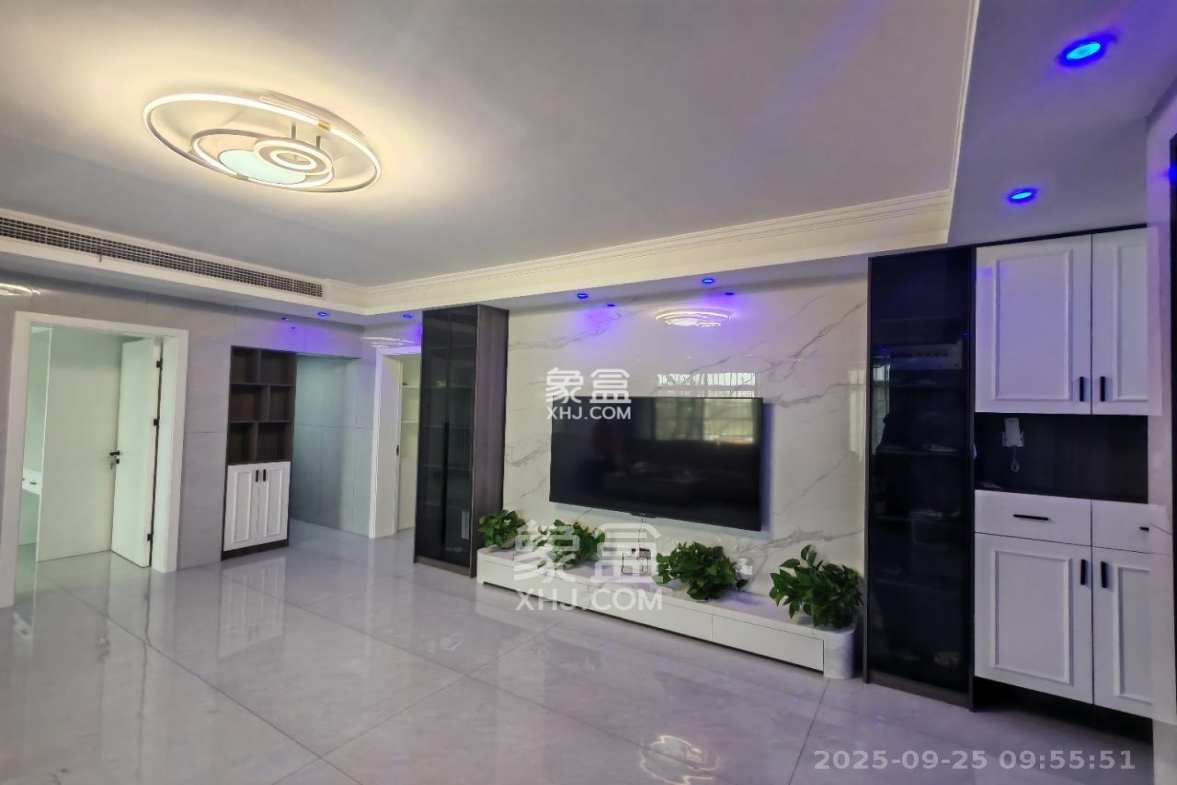 东岸梅园小区 2室2厅1卫 2400.00元/月 东岸梅园小区 2室2厅1卫 2400.00元/月室内图