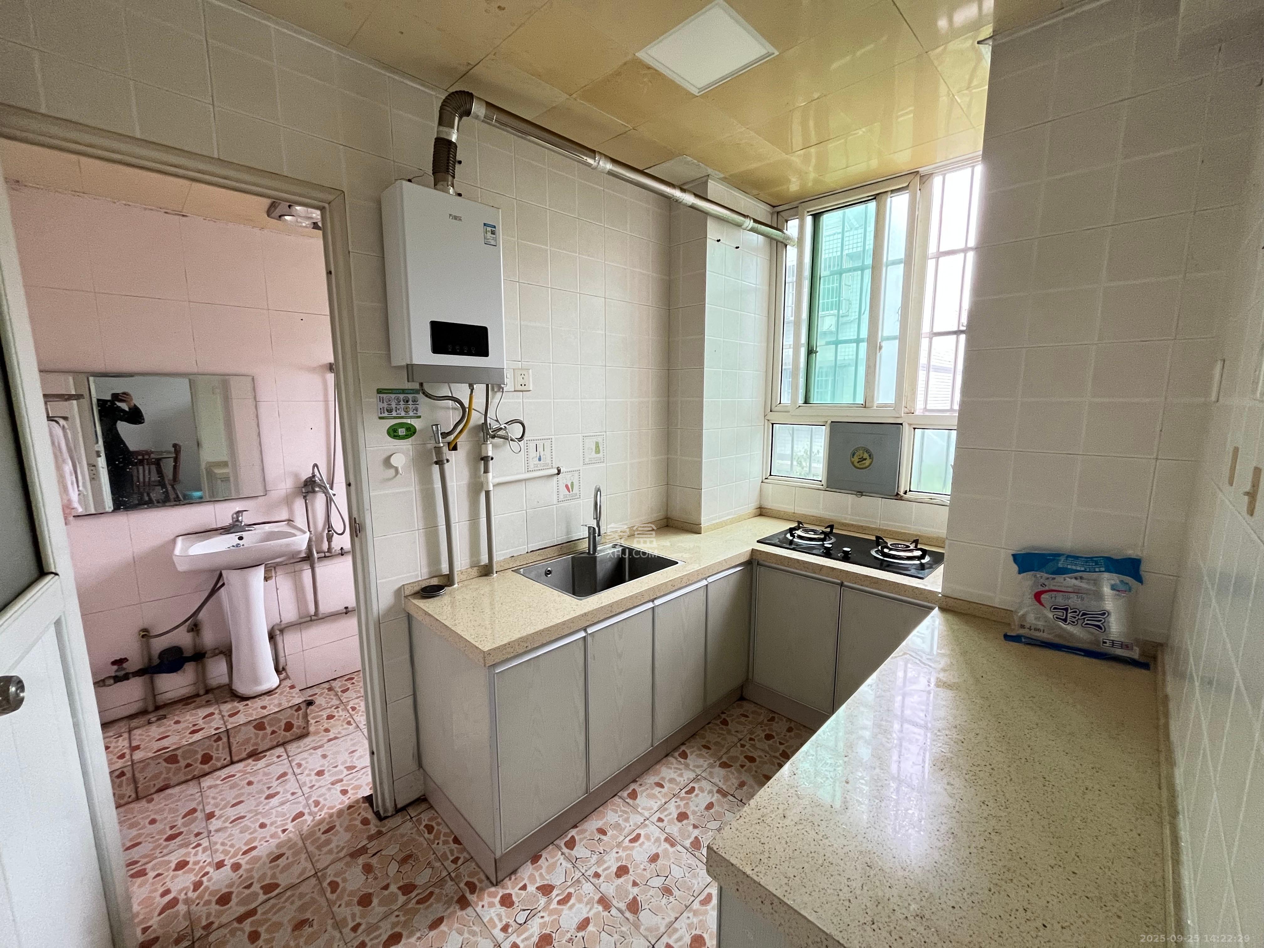 五一新村安置小区（永定社区、永兴社区、永祥社区）  3室2厅2卫    2200.0元/月室内图