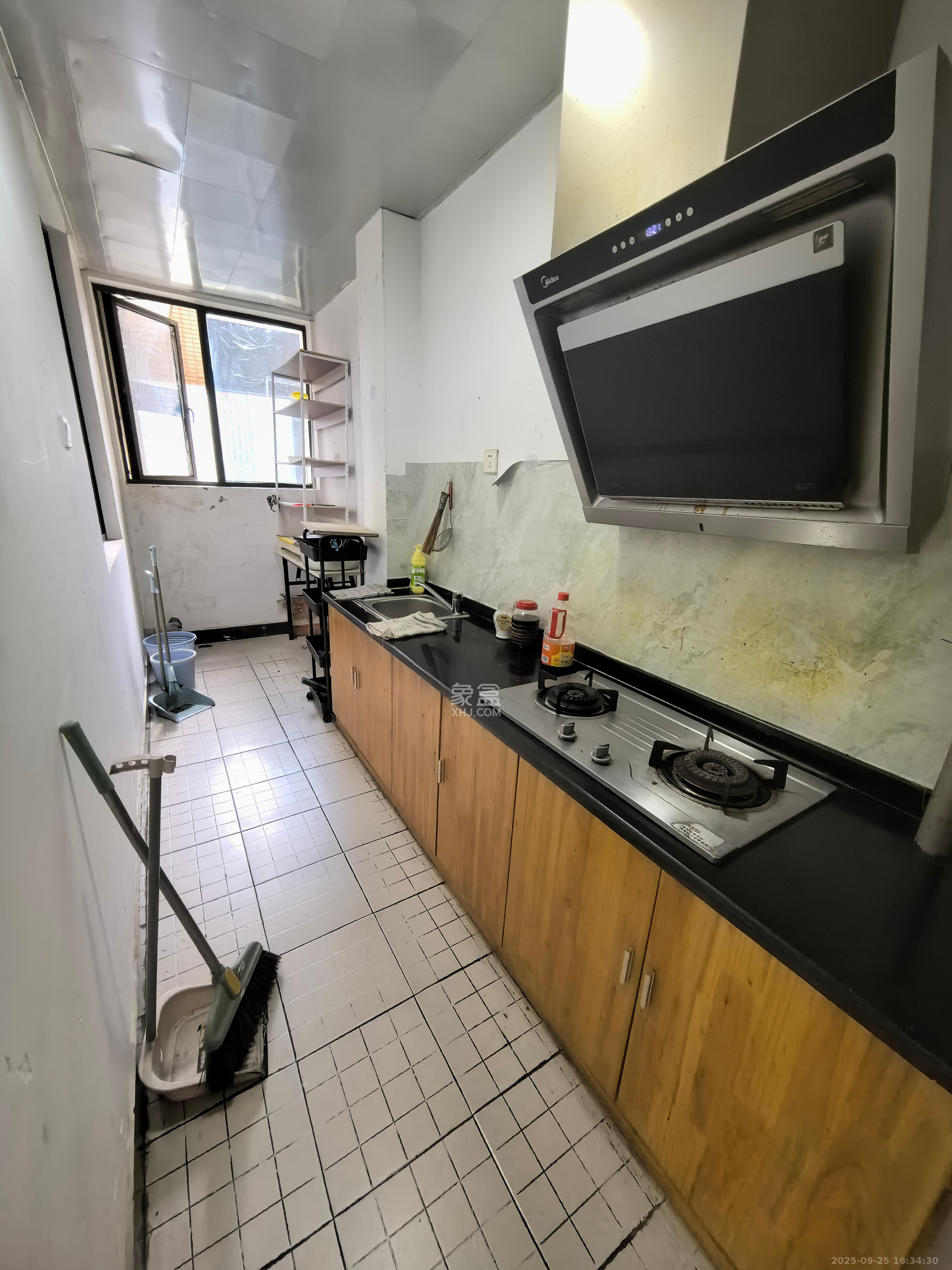 和庄  2室2厅1卫    1900.0元/月室内图