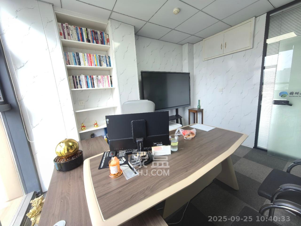 万坤图财富广场  2室1厅1卫   3500.00元/月室内图