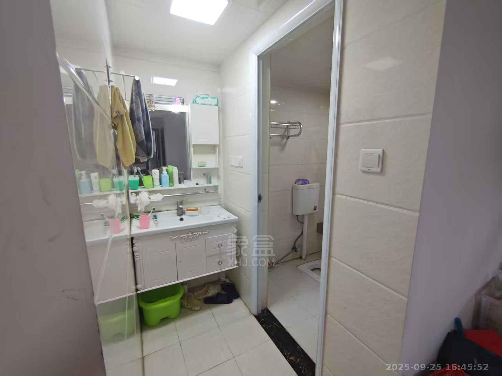 春藤小镇 3室2厅2卫 1600.0元/月 春藤小镇 3室2厅2卫 1600.0元/月室内图