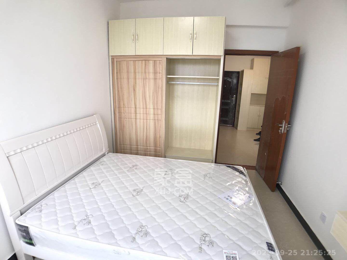 荣悦台 1室1厅1卫 2000.0元/月 荣悦台 1室1厅1卫 2000.0元/月室内图