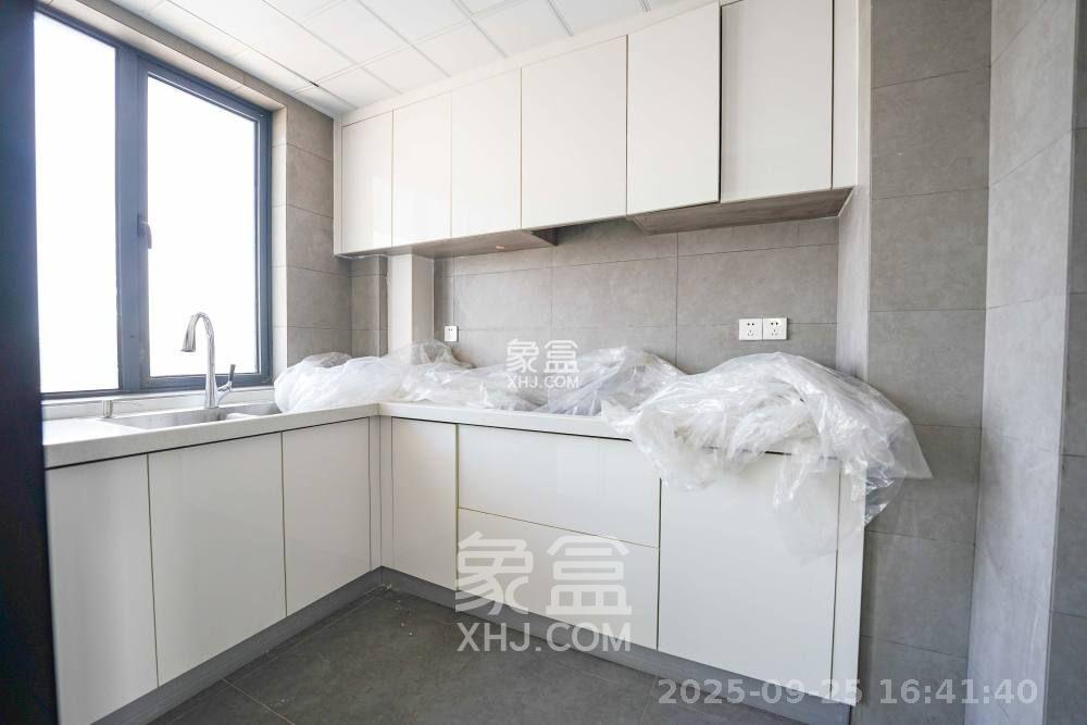 五矿万境蓝山  3室2厅1卫    2400.0元/月 五矿万境蓝山  3室2厅1卫    2400.0元/月室内图