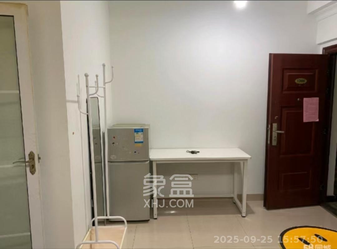 V领寓(岭南家园) 1室0厅0卫 1300.0元/月 V领寓(岭南家园) 1室0厅0卫 1300.0元/月室内图