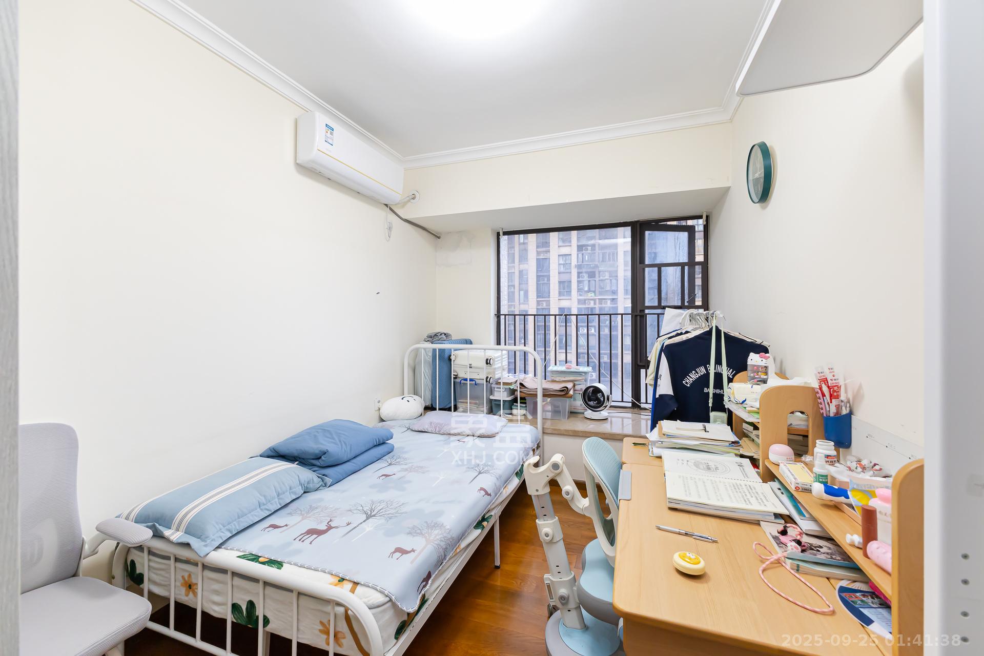 时代倾城一期 3室2厅2卫 84.0万 时代倾城一期 3室2厅2卫 84.0万卧室