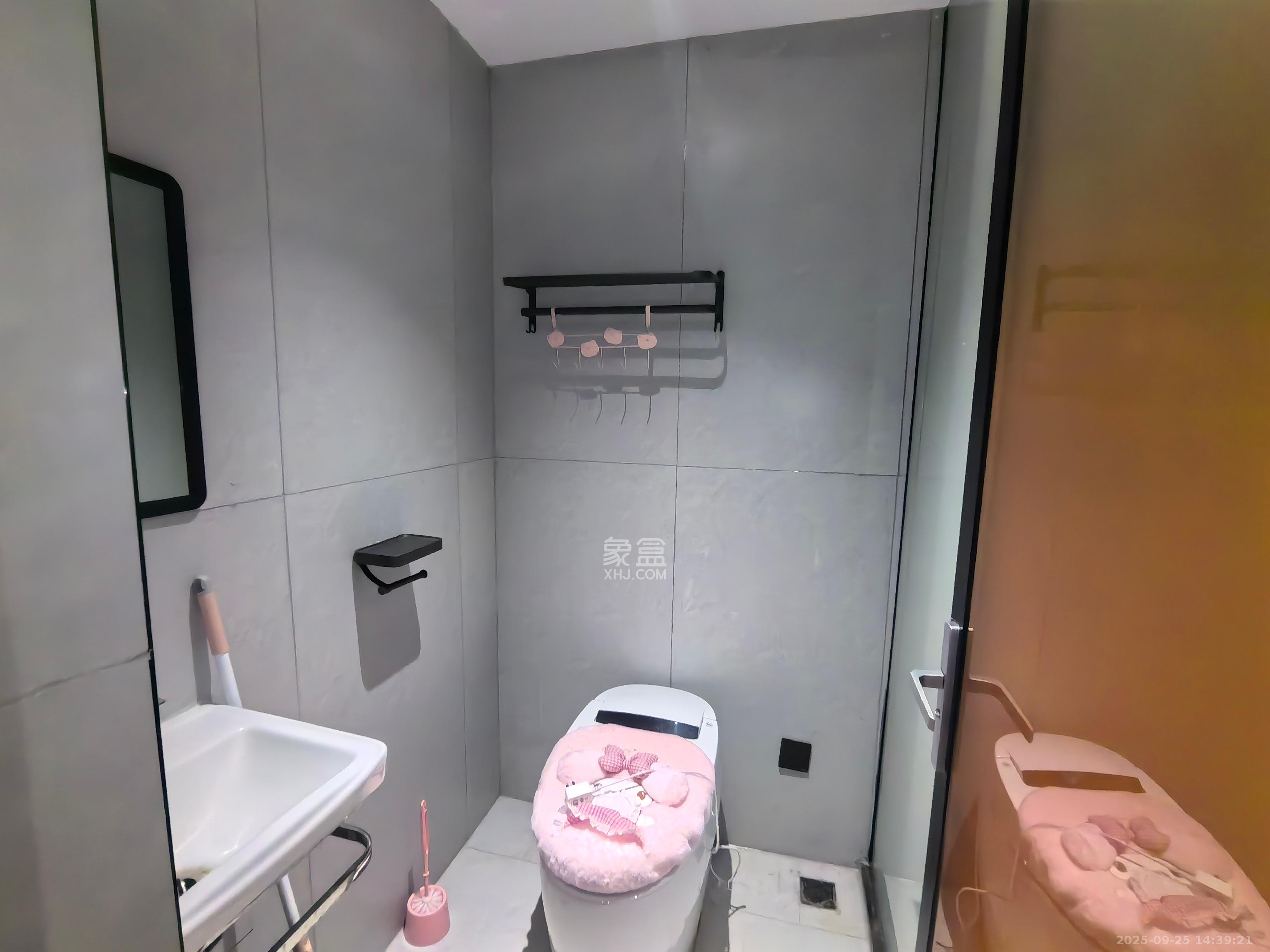 臻园 1室1厅1卫 1600.0元/月 臻园 1室1厅1卫 1600.0元/月室内图