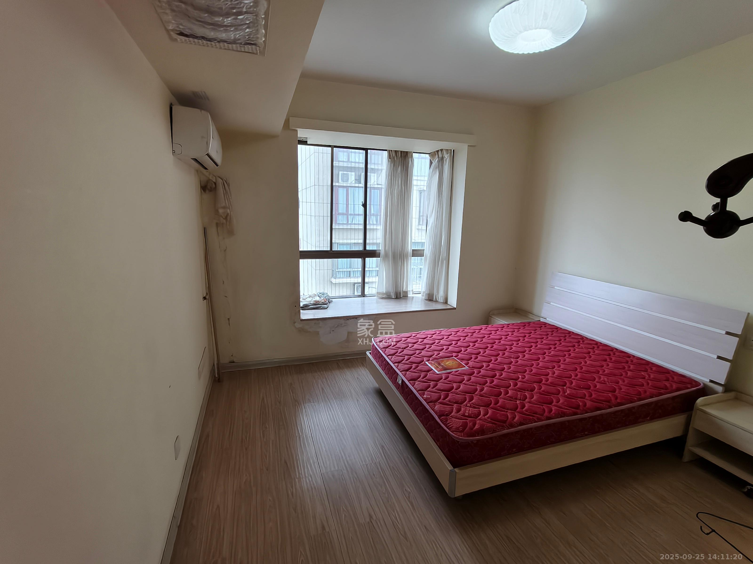 金色比华利 3室2厅2卫 2300.0元/月 金色比华利 3室2厅2卫 2300.0元/月室内图