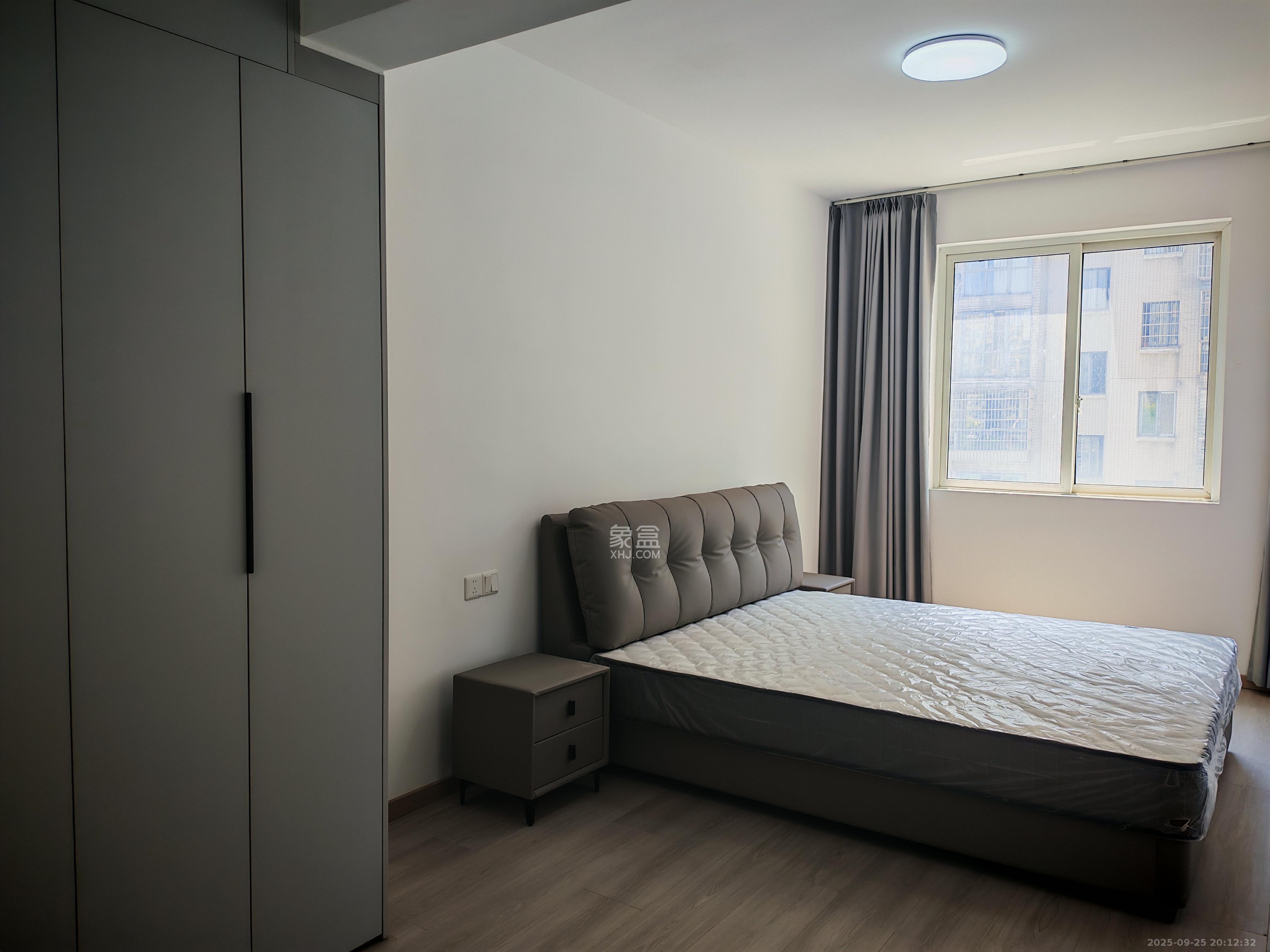 山语城一期 3室2厅2卫 2800.0元/月 山语城一期 3室2厅2卫 2800.0元/月室内图