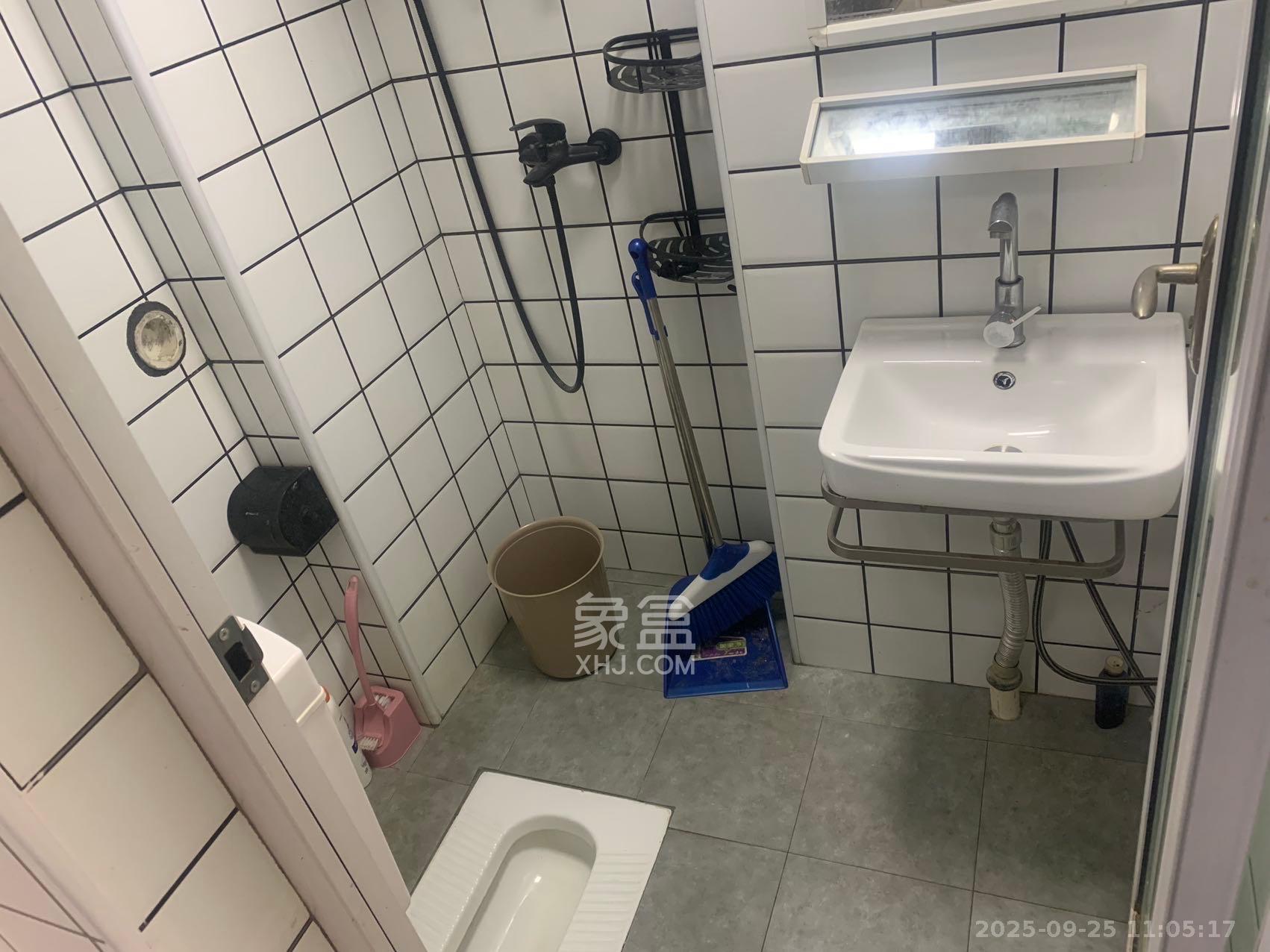 中建芙蓉工社 1室0厅0卫 1100.0元/月 中建芙蓉工社 1室0厅0卫 1100.0元/月室内图