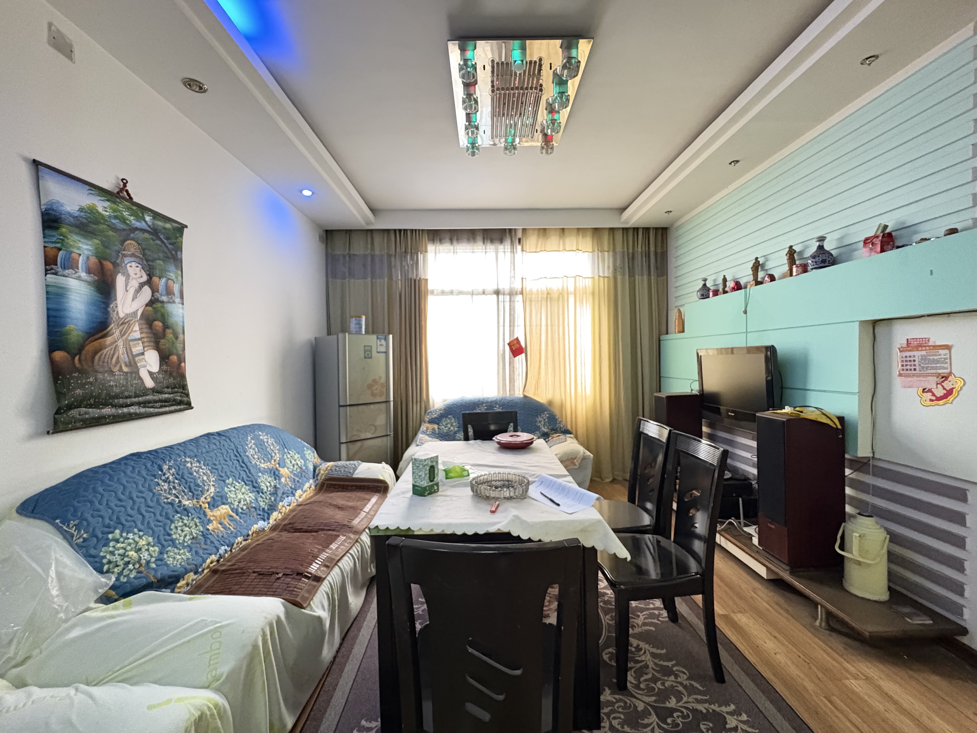 418家属区 3室2厅1卫 32.8万 418家属区 3室2厅1卫 32.8万客厅