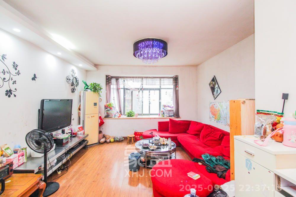 恒盛世家 4室2厅2卫 2300.0元/月 恒盛世家 4室2厅2卫 2300.0元/月室内图