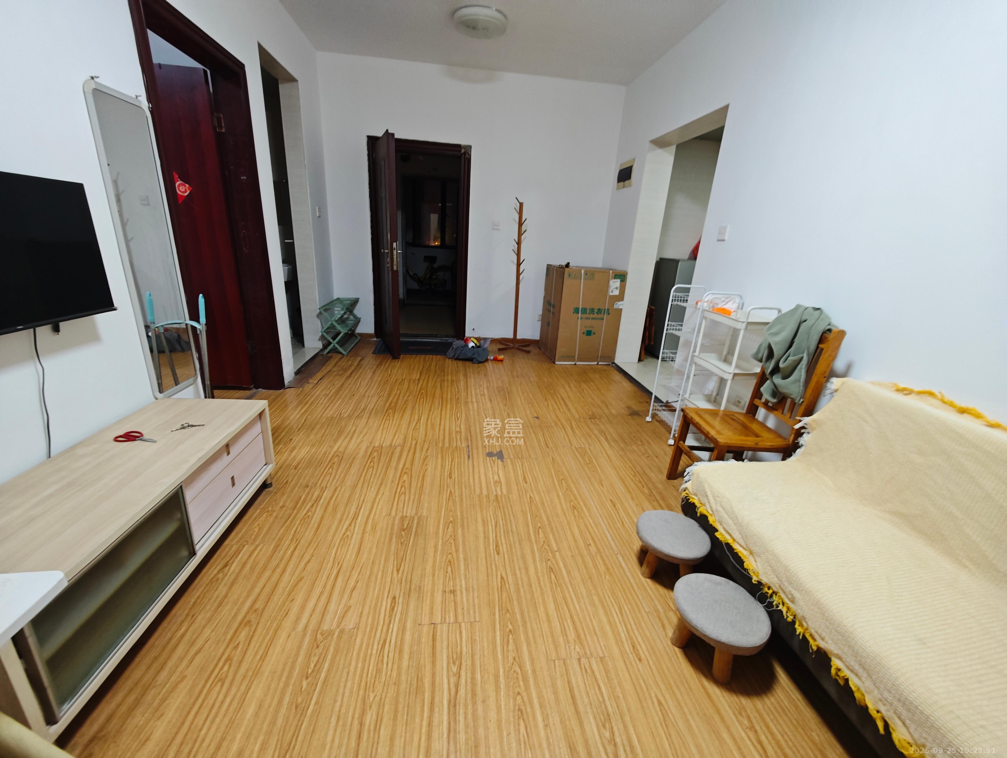 中国铁建国际城一期 1室1厅1卫 1200.0元/月 中国铁建国际城一期 1室1厅1卫 1200.0元/月室内图