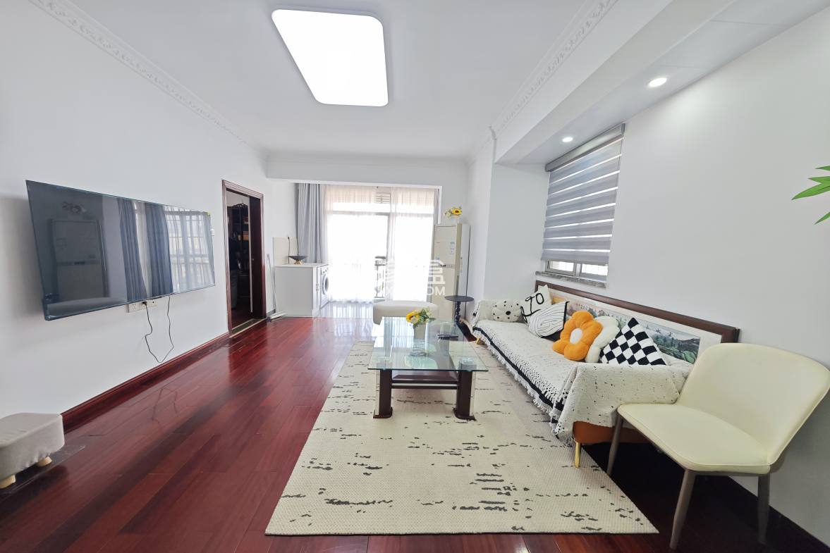 丽都花园 3室2厅2卫 126.0万 丽都花园 3室2厅2卫 126.0万客厅