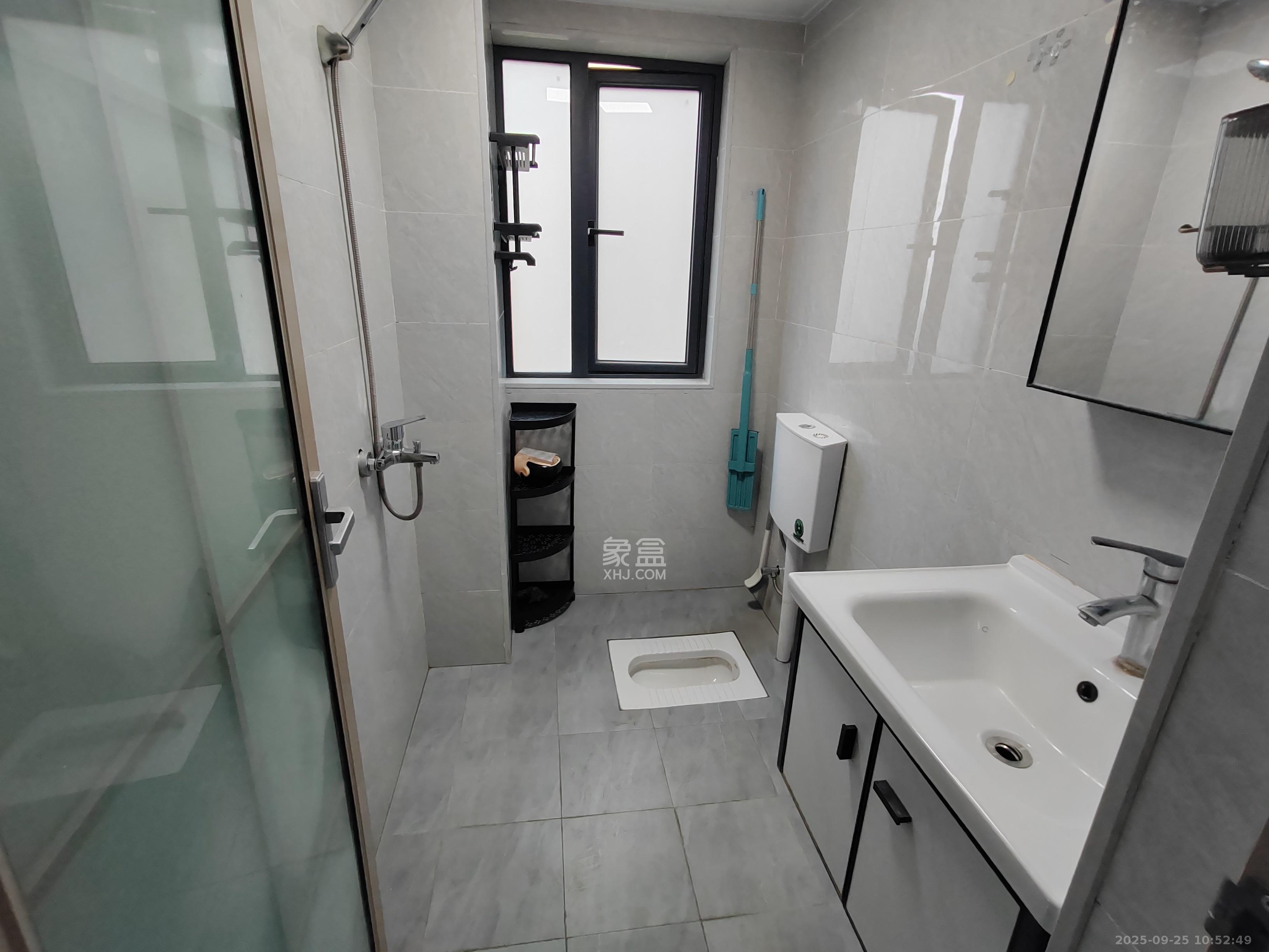 金南家园三期 2室2厅1卫 2000.0元/月 金南家园三期 2室2厅1卫 2000.0元/月室内图