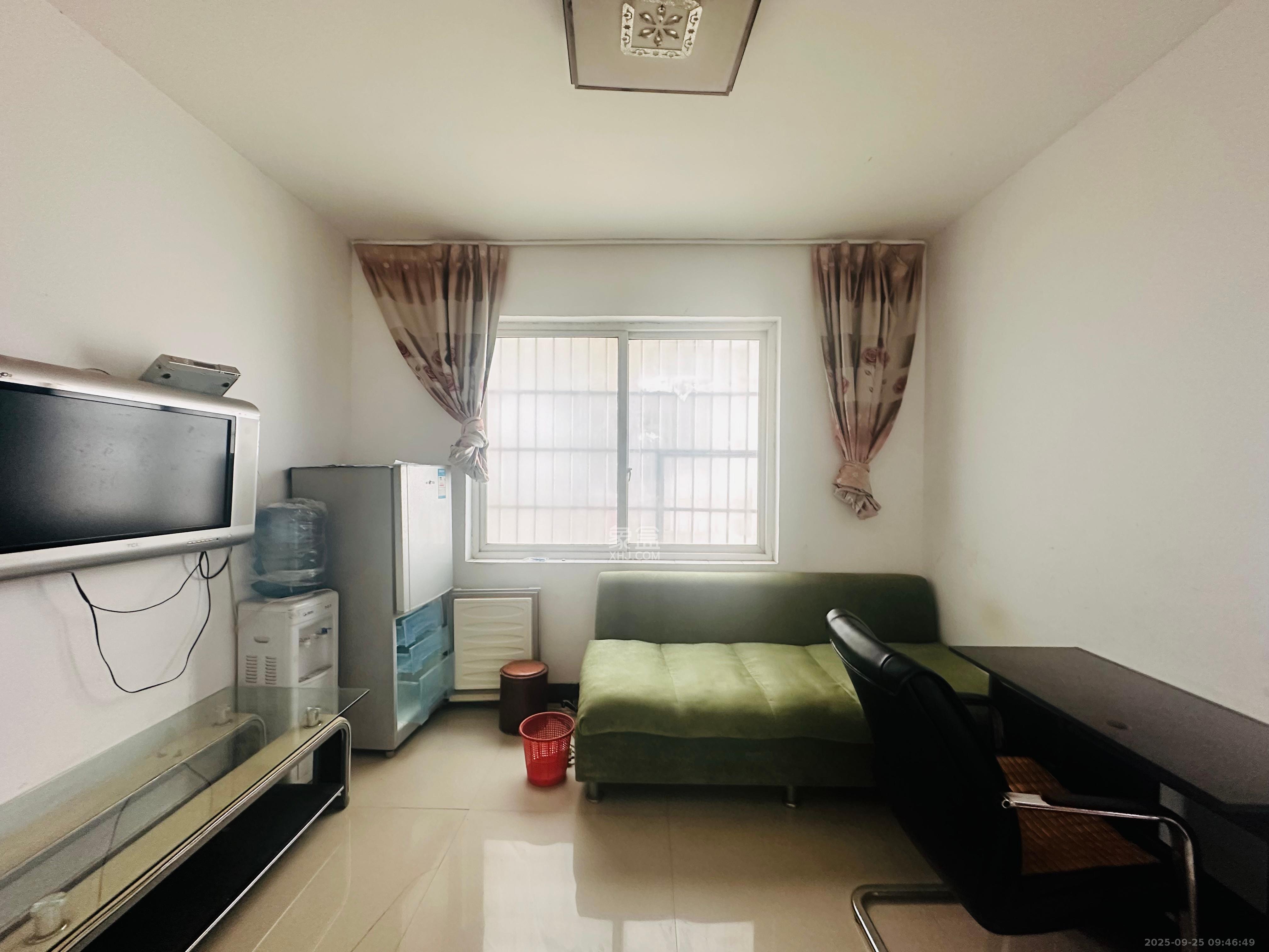 圣力华苑 1室1厅1卫 1150.0元/月 圣力华苑 1室1厅1卫 1150.0元/月室内图