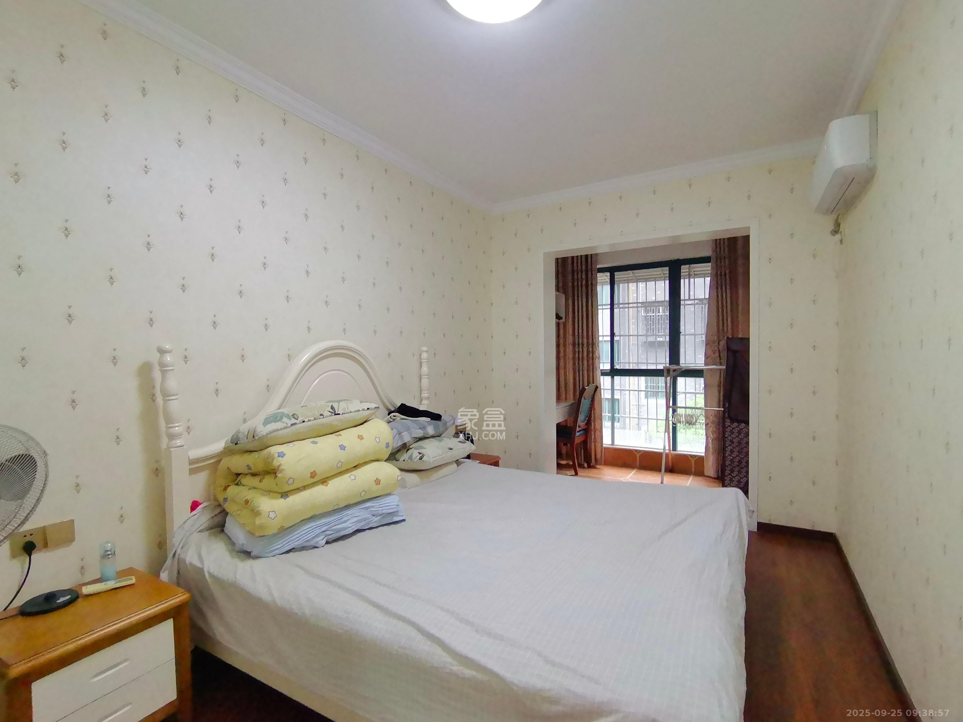 水印康桥  3室2厅2卫   1400.00元/月室内图