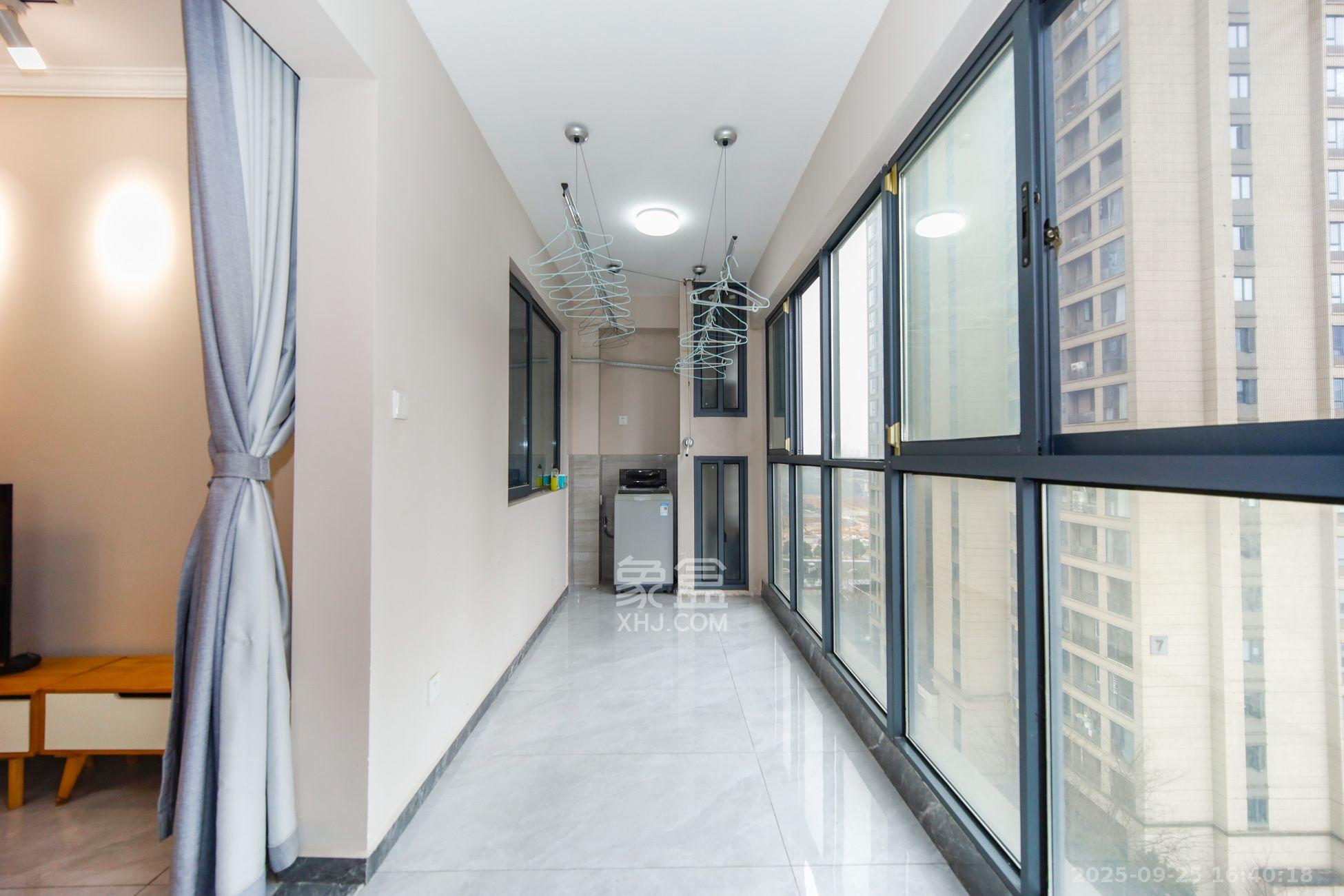 华润翡翠府 3室2厅2卫 3500.0元/月 华润翡翠府 3室2厅2卫 3500.0元/月室内图