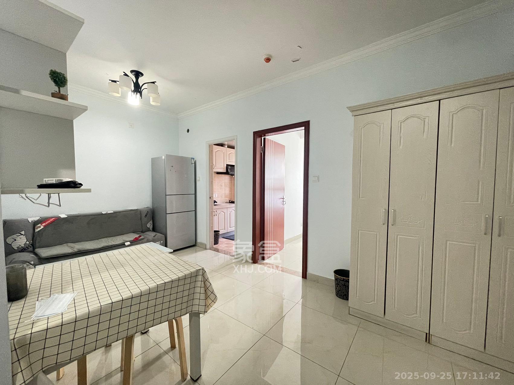 第六都(陆都小区) 1室1厅1卫 2100.0元/月 第六都(陆都小区) 1室1厅1卫 2100.0元/月室内图