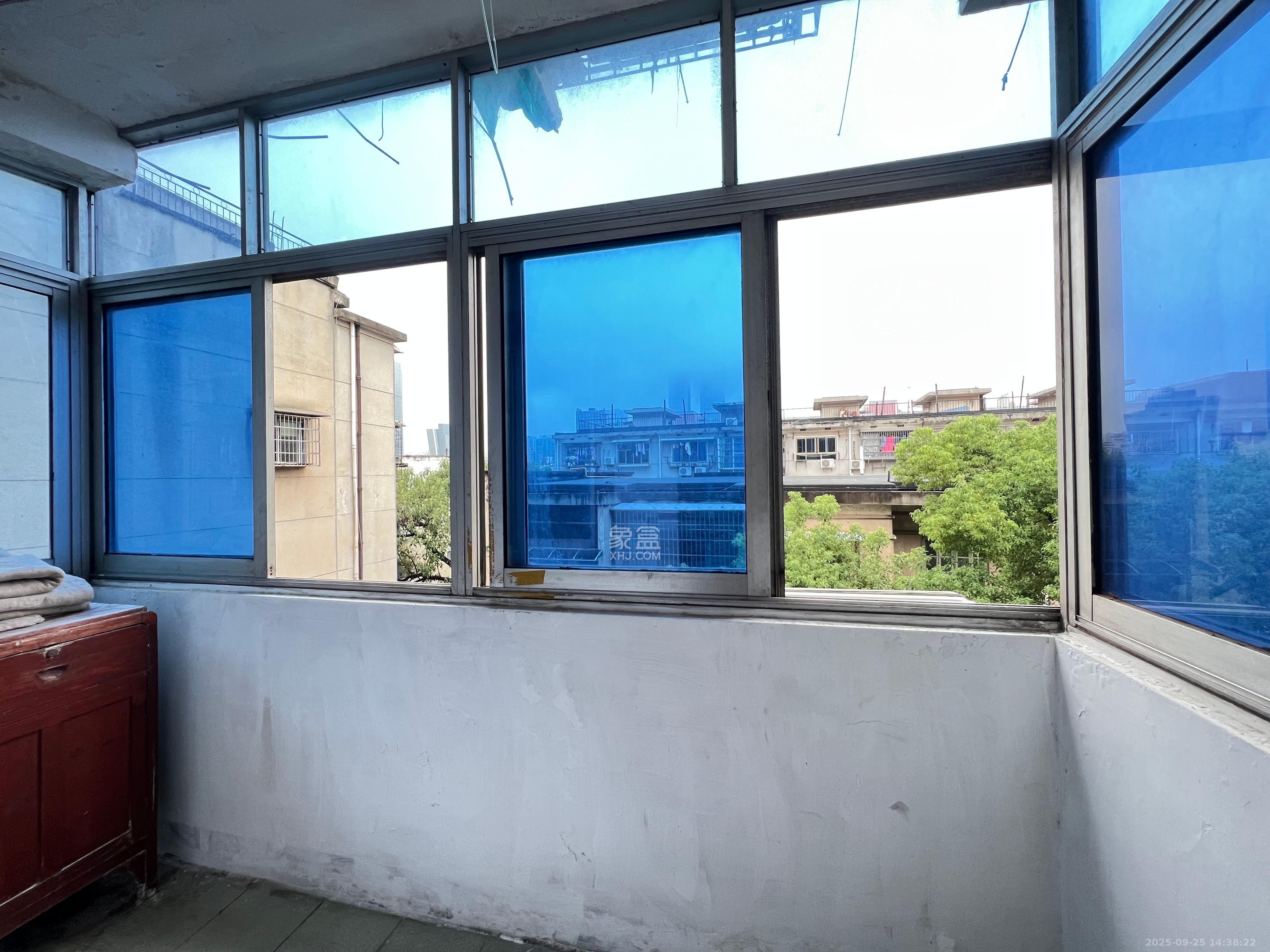 赛福尔公寓 2室1厅1卫 1100.0元/月 赛福尔公寓 2室1厅1卫 1100.0元/月室内图