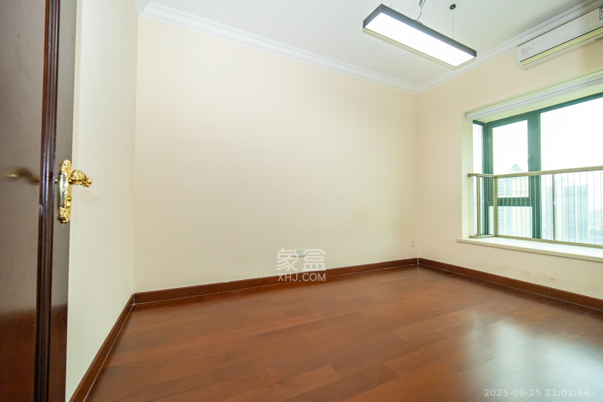 恒大雅苑  3室2厅1卫    93.0万卧室