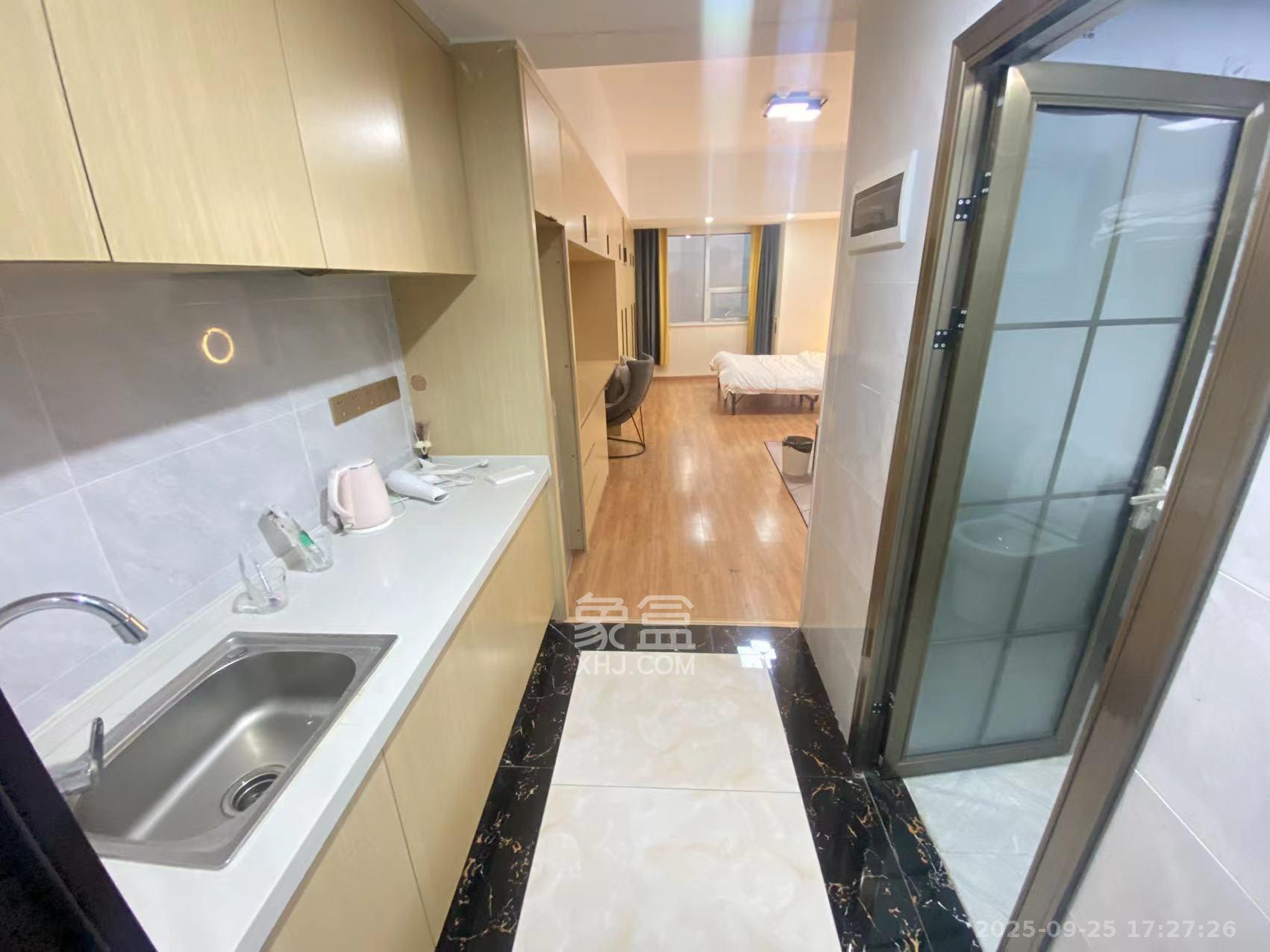 佳程C+公寓  1室1厅1卫    1700.0元/月室内图