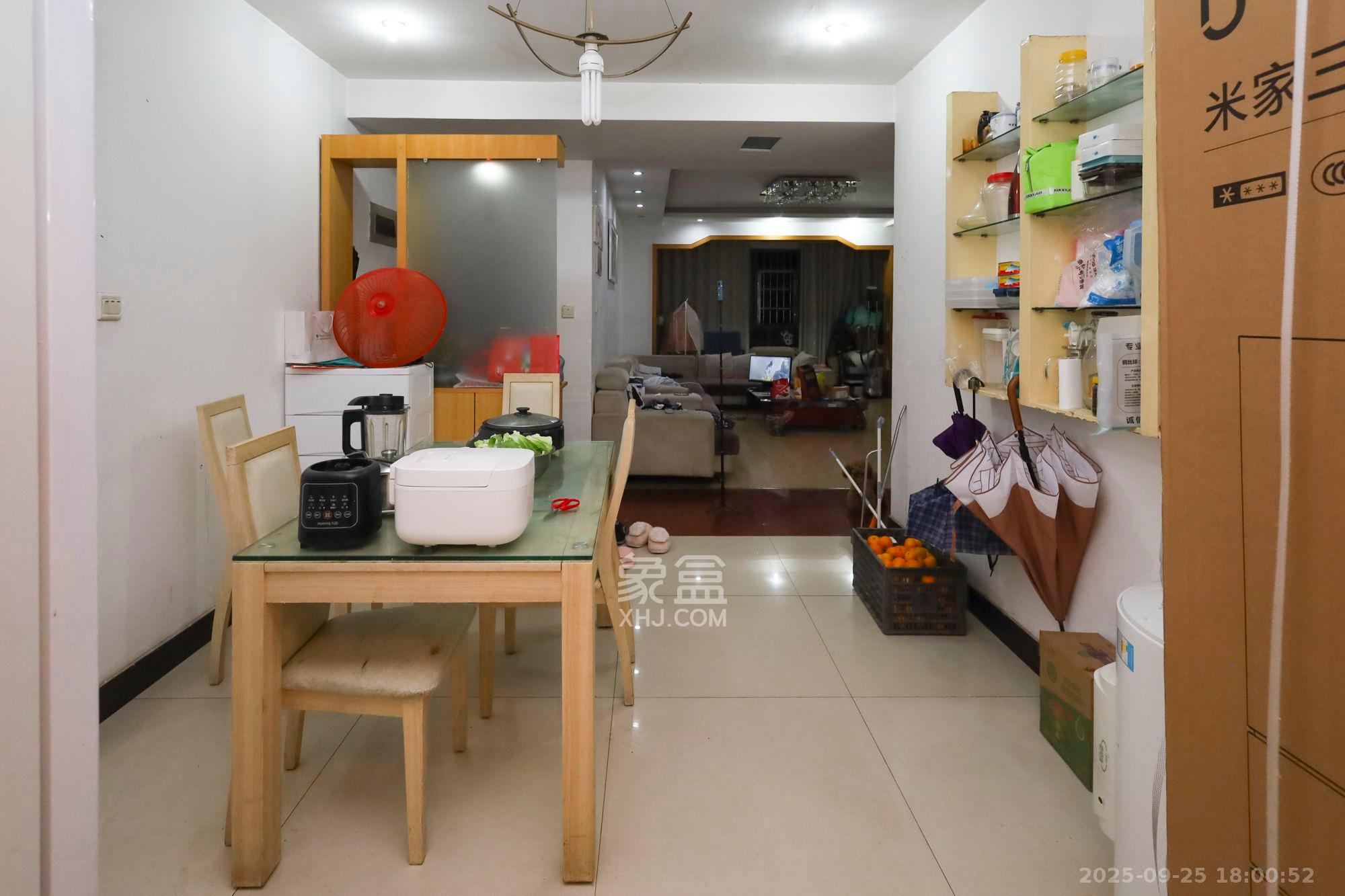 枫林绿洲 3室2厅2卫 2500.0元/月 枫林绿洲 3室2厅2卫 2500.0元/月室内图