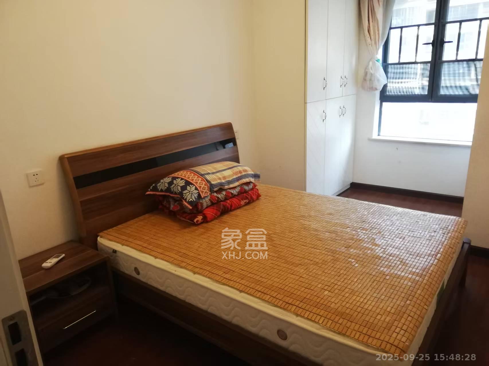 保利麓谷林语C区  3室2厅1卫   2500.00元/月室内图
