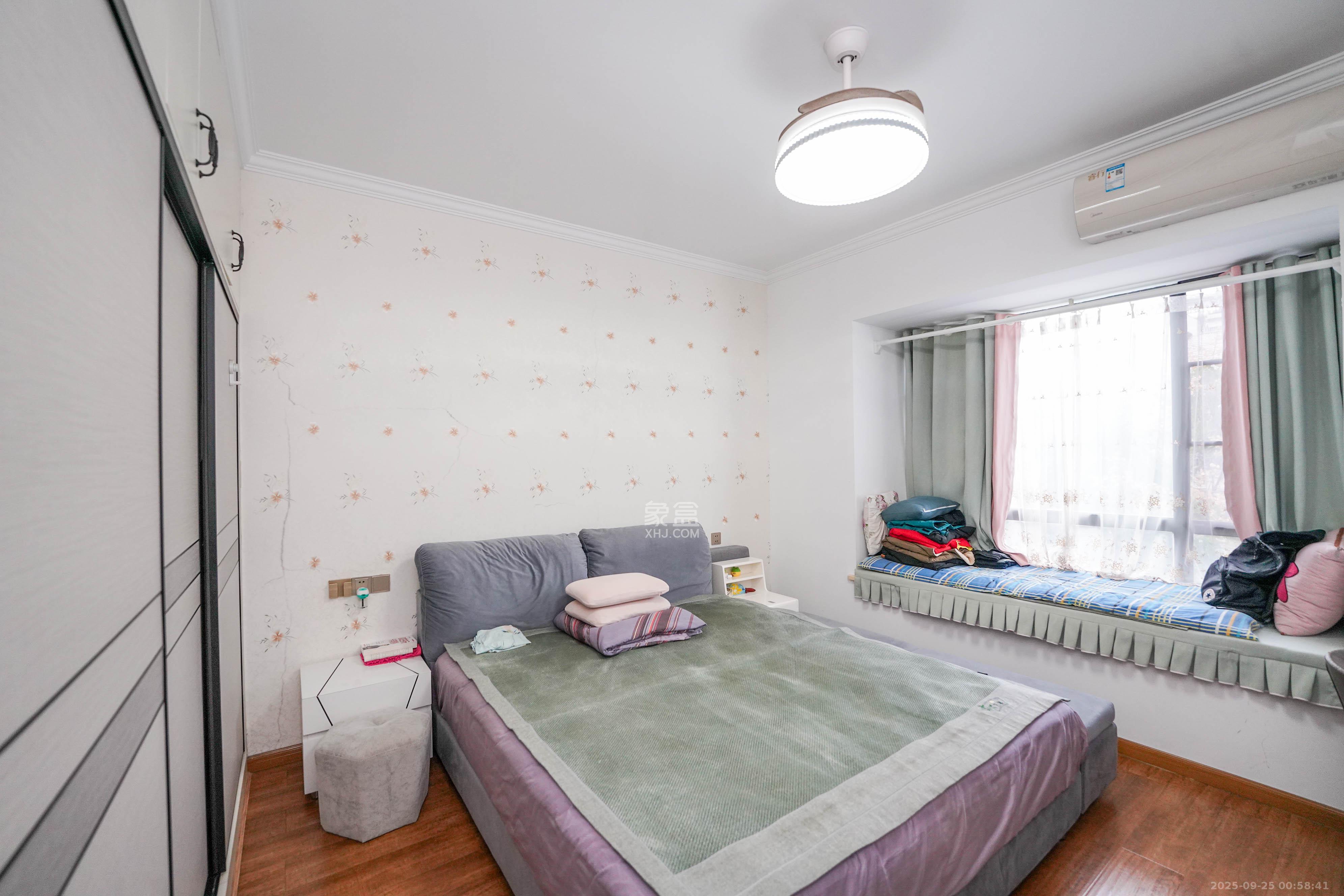 和美星城 1室2厅2卫 98.0万 和美星城 1室2厅2卫 98.0万卧室