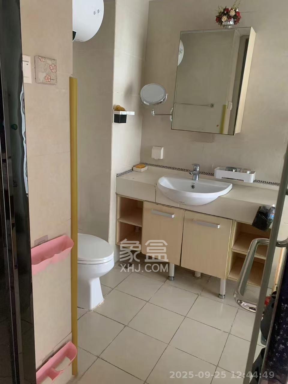 融科檀香山(融科紫檀、香山国际) 1室1厅1卫 1500.0元/月 融科檀香山(融科紫檀、香山国际) 1室1厅1卫 1500.0元/月室内图