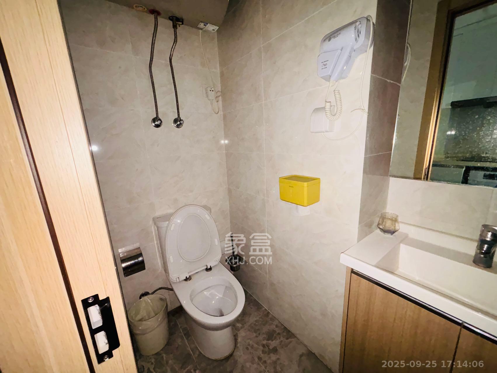 卓越浅水湾  1室1厅1卫    1600.0元/月室内图