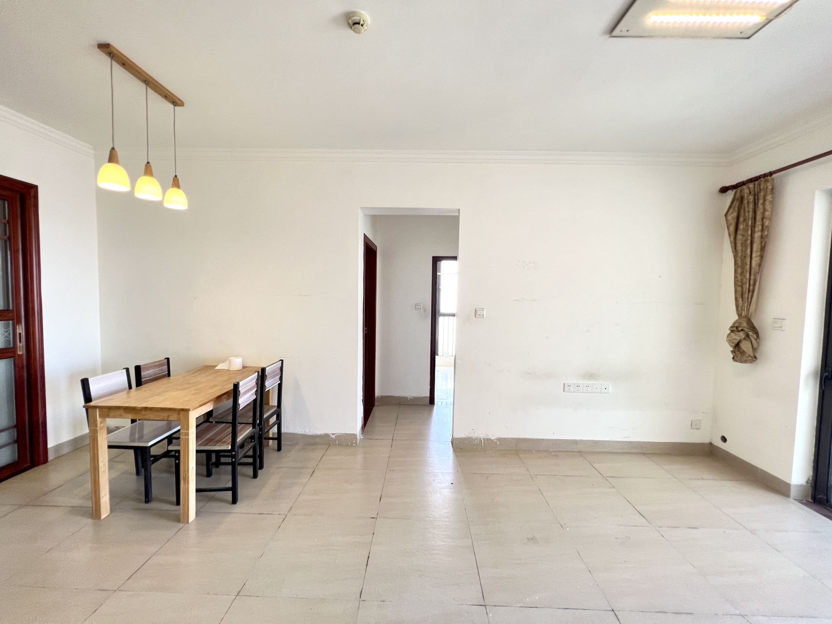 阳光三号苑 2室2厅1卫 109.0万 阳光三号苑 2室2厅1卫 109.0万客厅