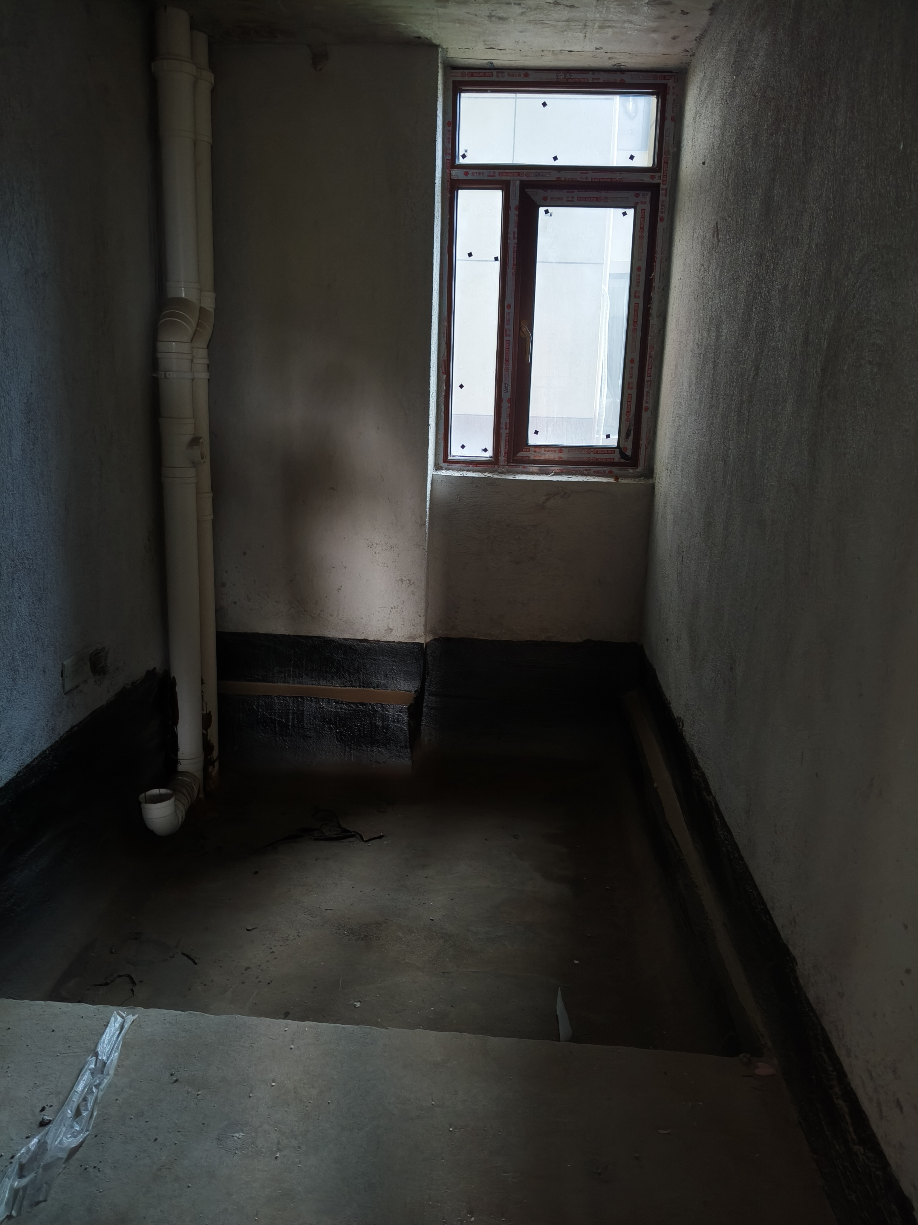 石化大院  5室2厅2卫    79.8万客厅