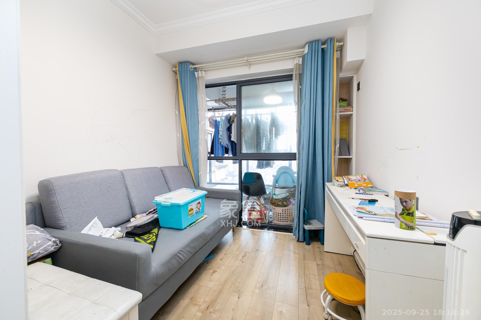 勤诚达新界 4室3厅2卫 91.8万 勤诚达新界 4室3厅2卫 91.8万卧室