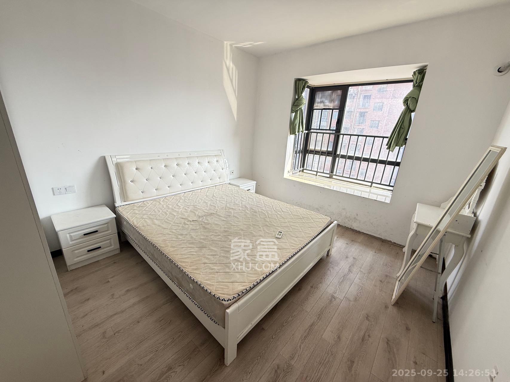 半山壹号 3室2厅2卫 2500.0元/月 半山壹号 3室2厅2卫 2500.0元/月室内图