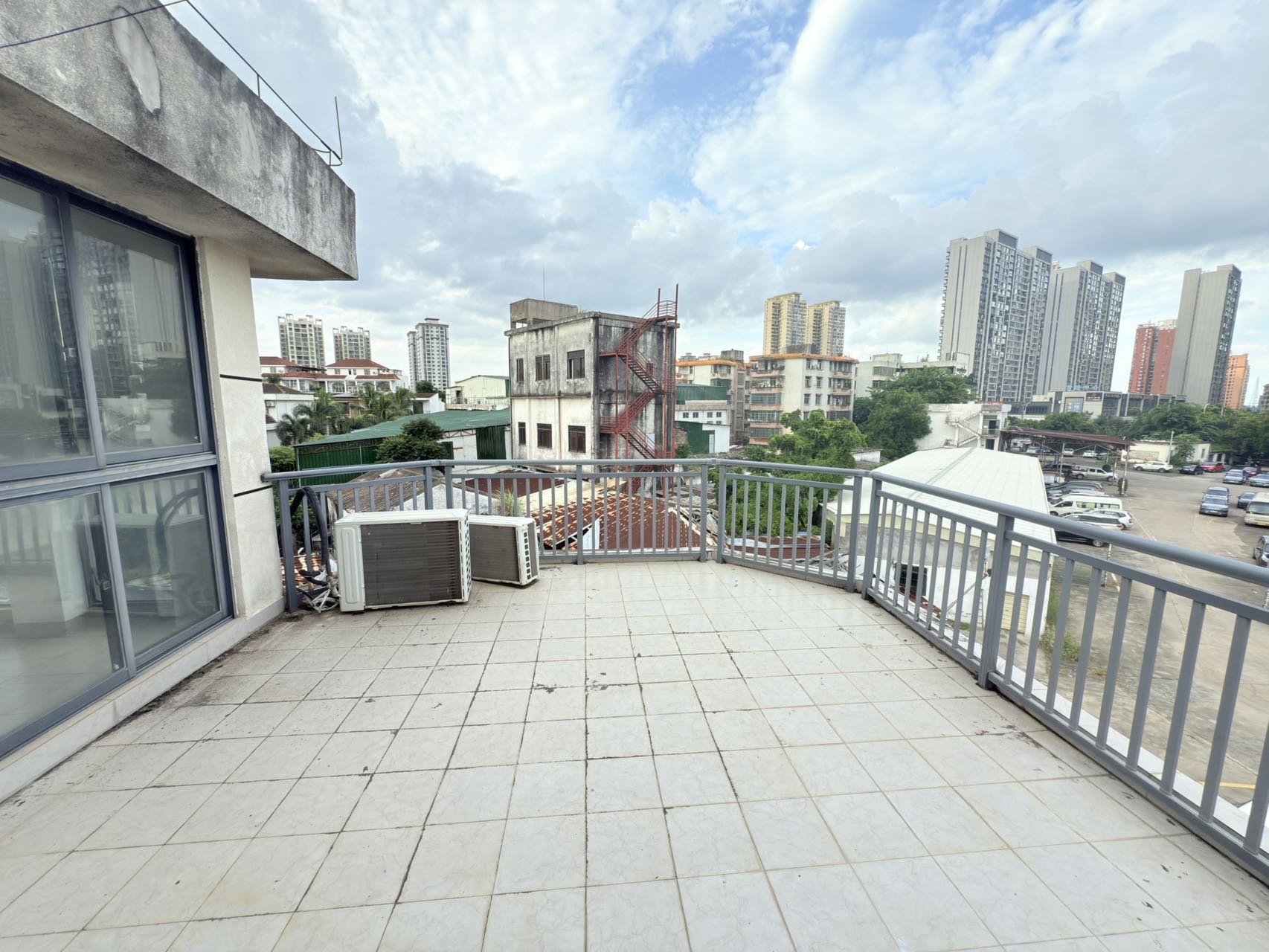 丹玺流泉 8室3厅3卫 12000.0元/月 丹玺流泉 8室3厅3卫 12000.0元/月室内图