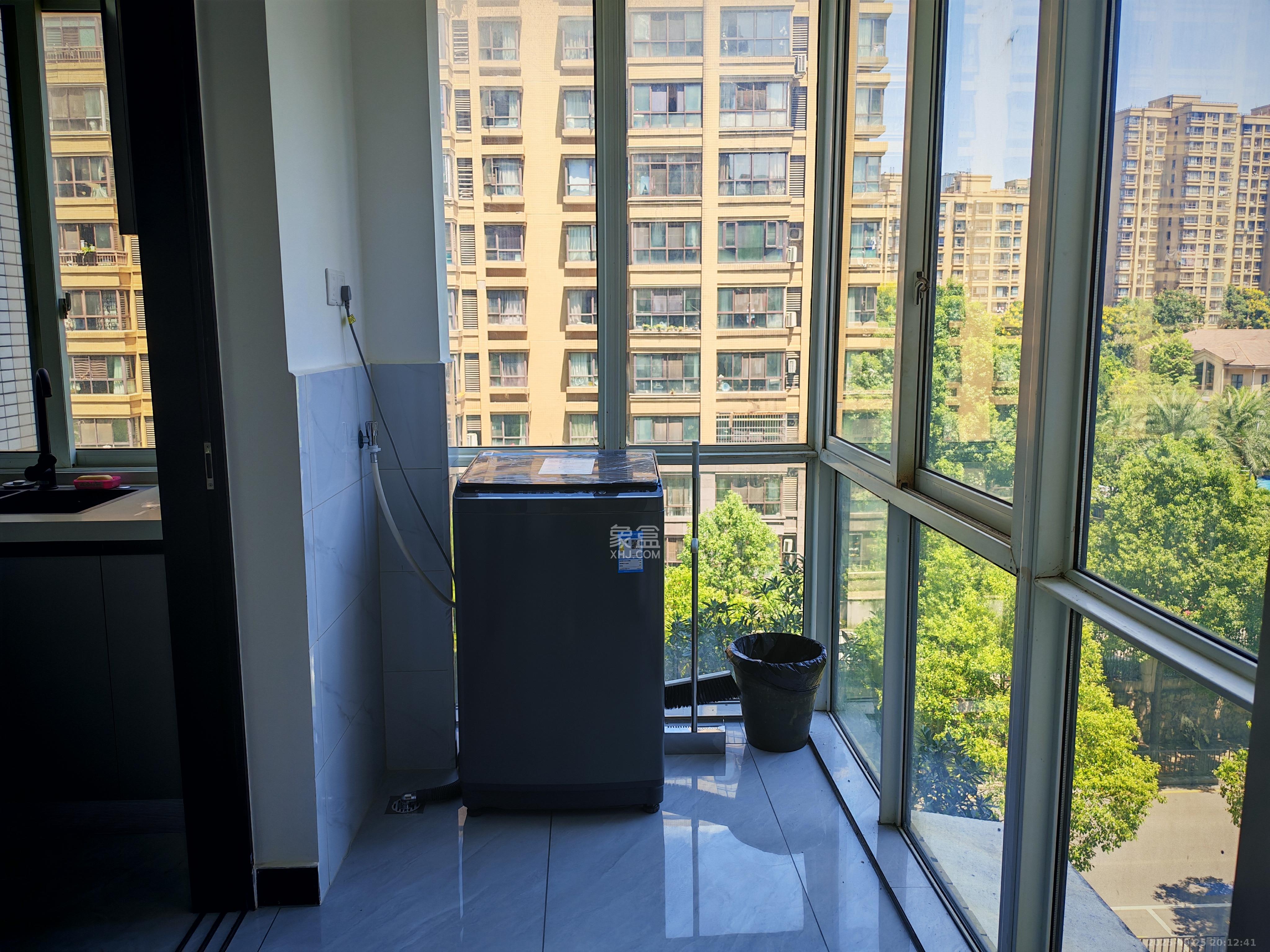 山语城一期  3室2厅2卫    2800.0元/月室内图