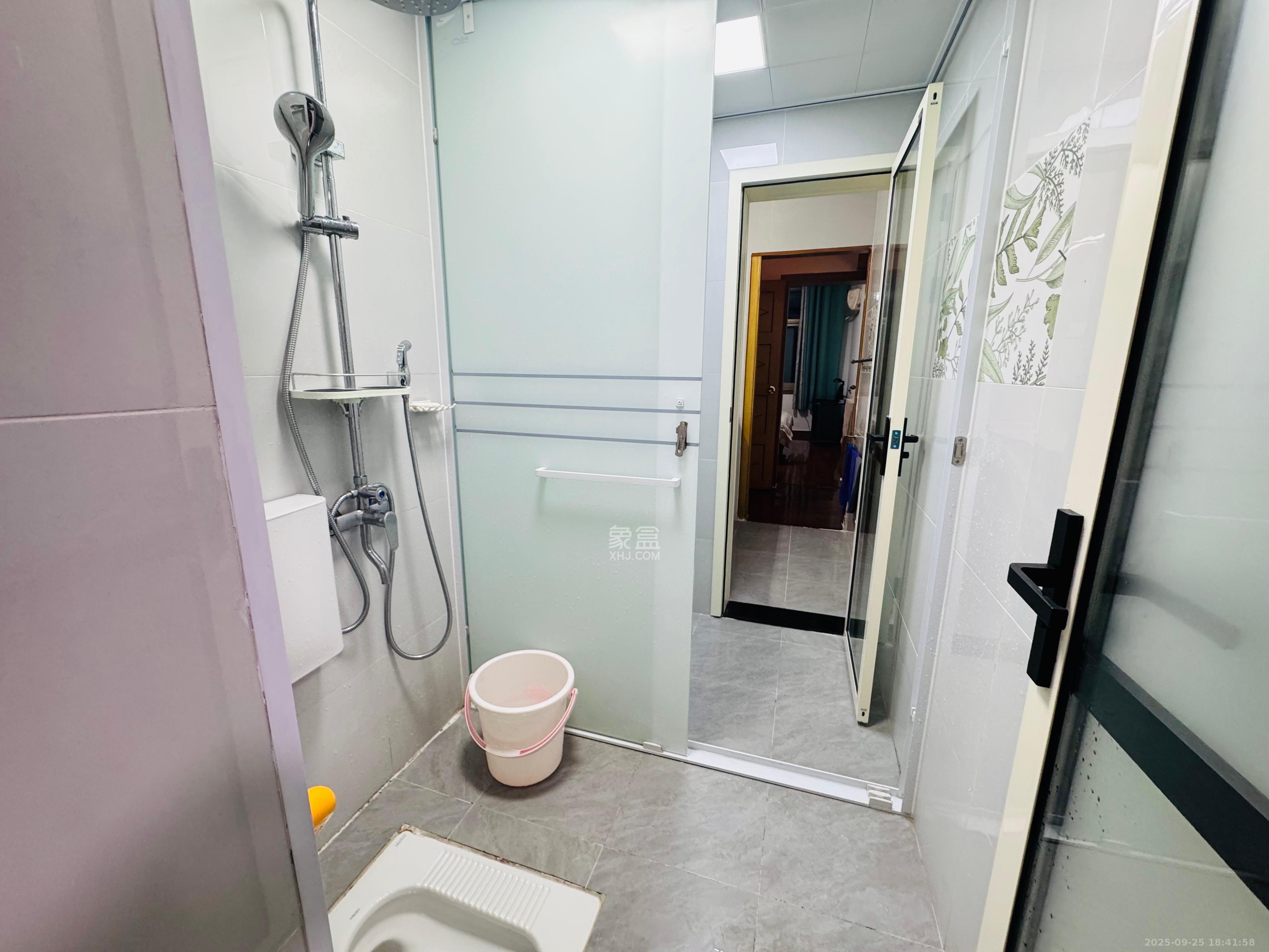 工程兵学院单位宿舍  3室2厅1卫    2800.0元/月室内图